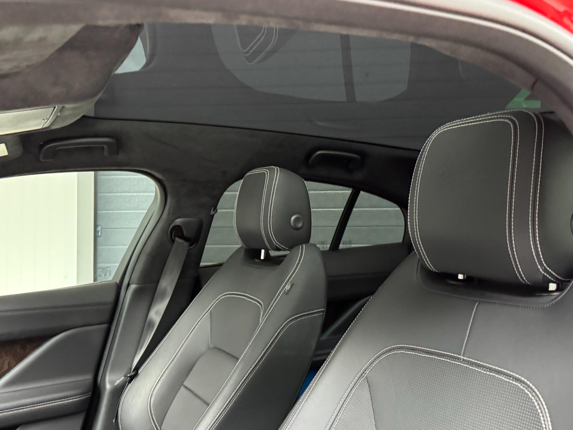 jaguar-i-pace-image5.jpg