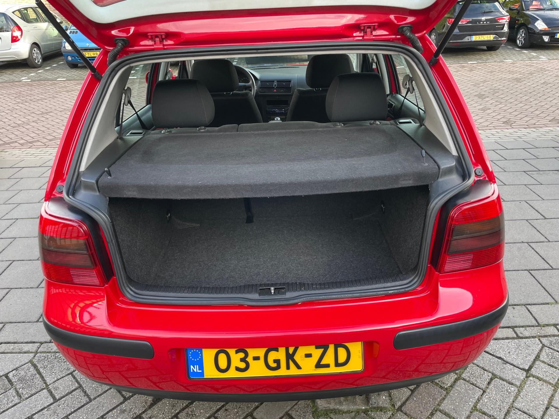 volkswagen-golf-image10.jpg
