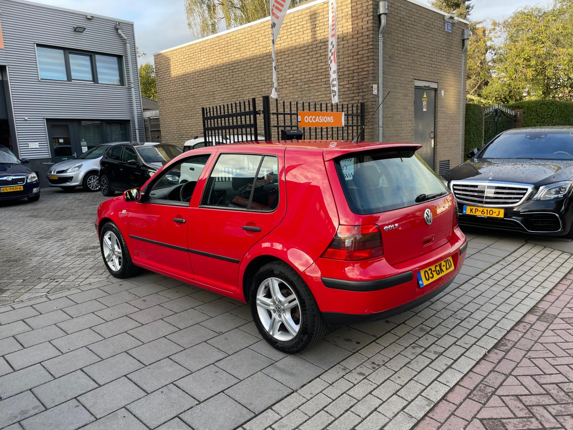 volkswagen-golf-image6.jpg