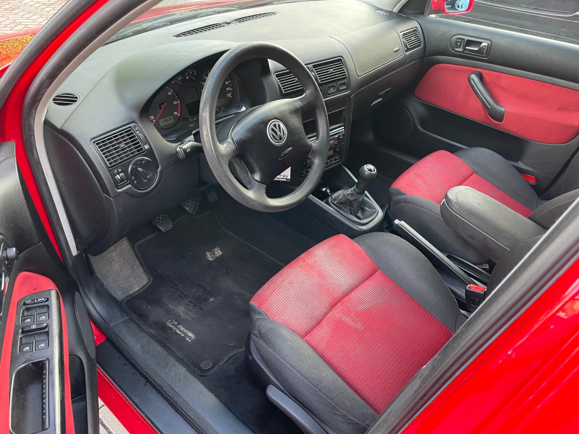 volkswagen-golf-image7.jpg