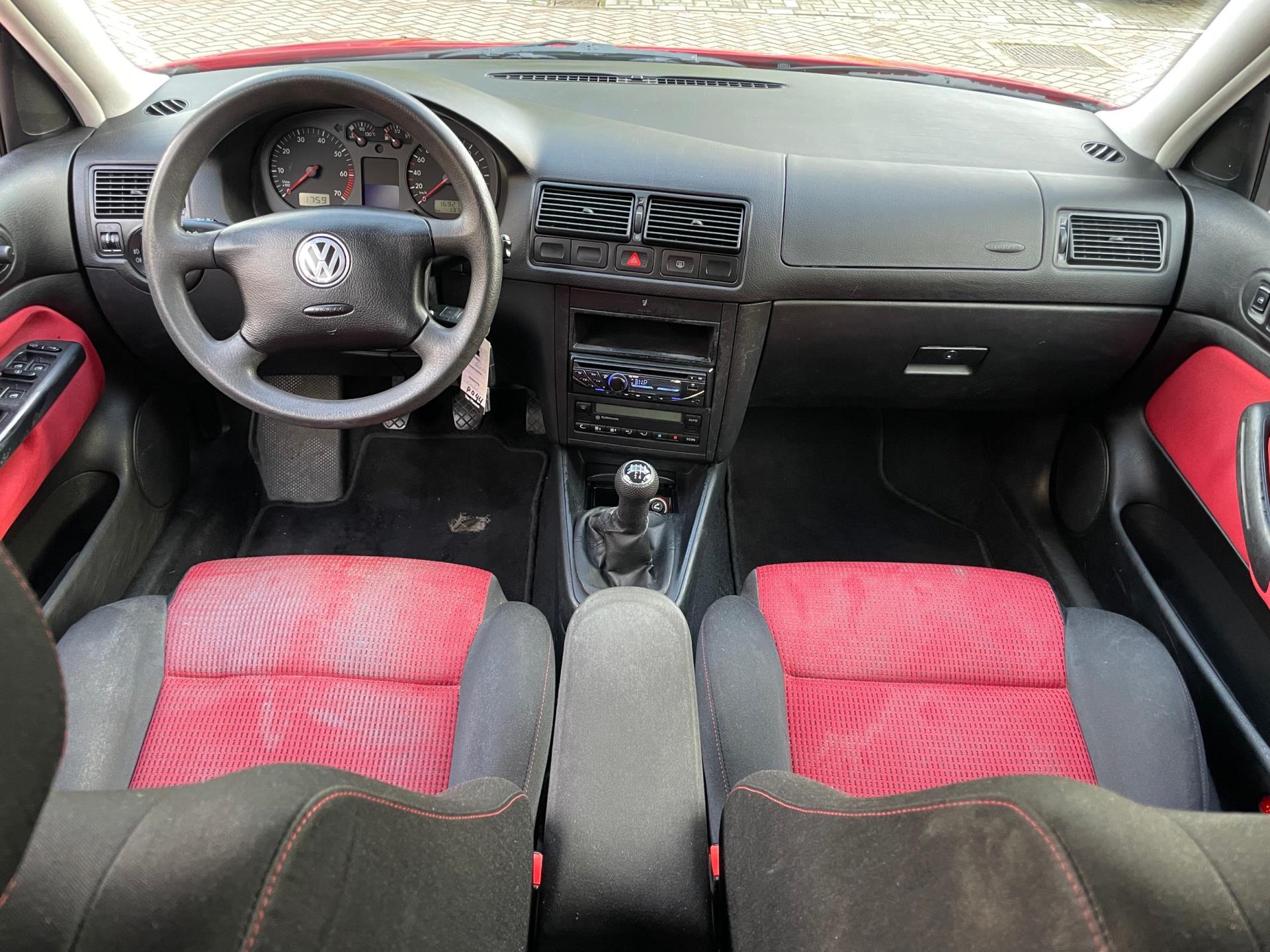 volkswagen-golf-image8.jpg