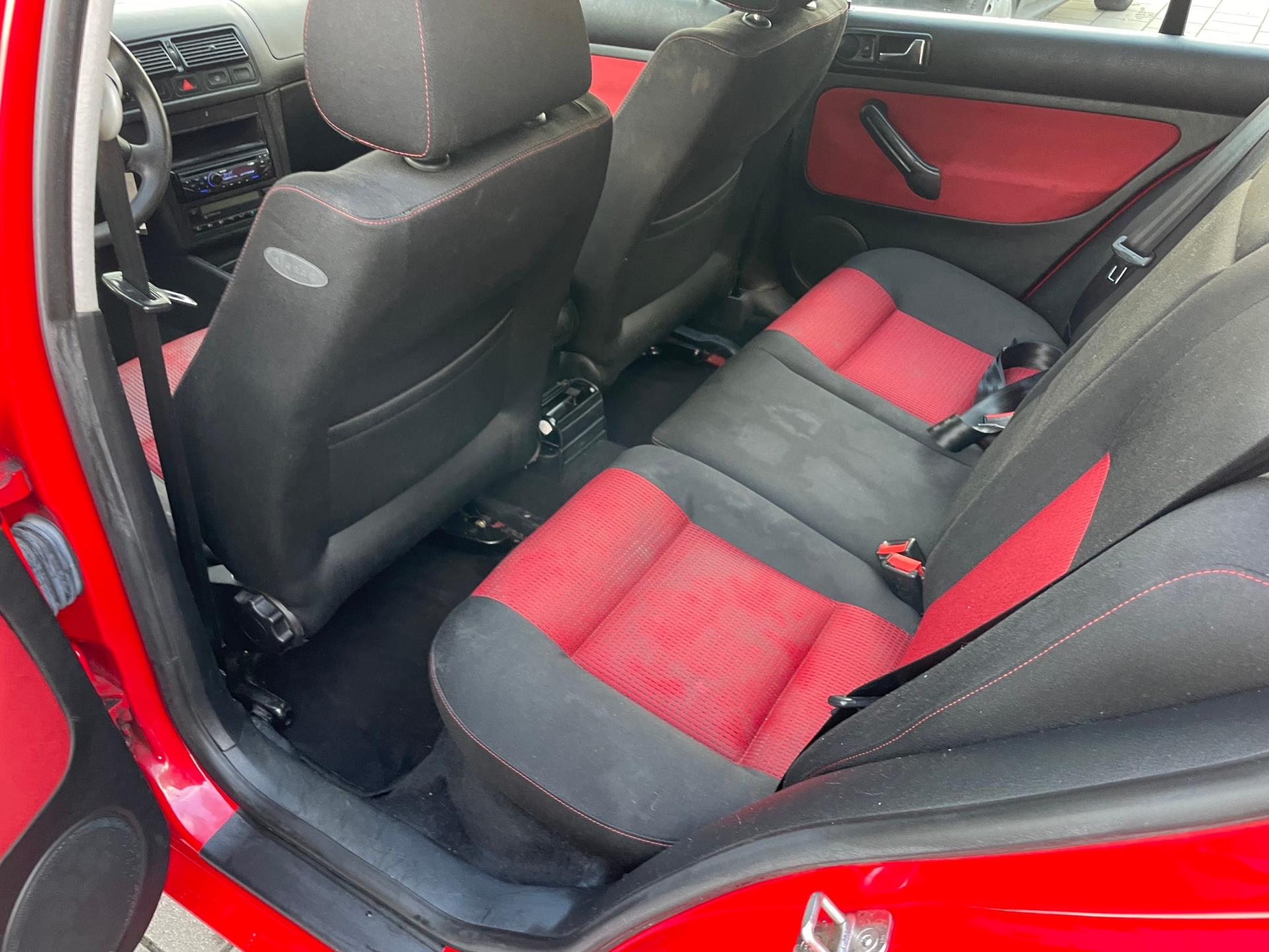 volkswagen-golf-image9.jpg