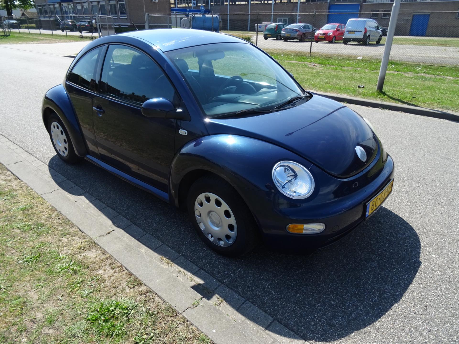 volkswagen-new-beetle-image8.jpg