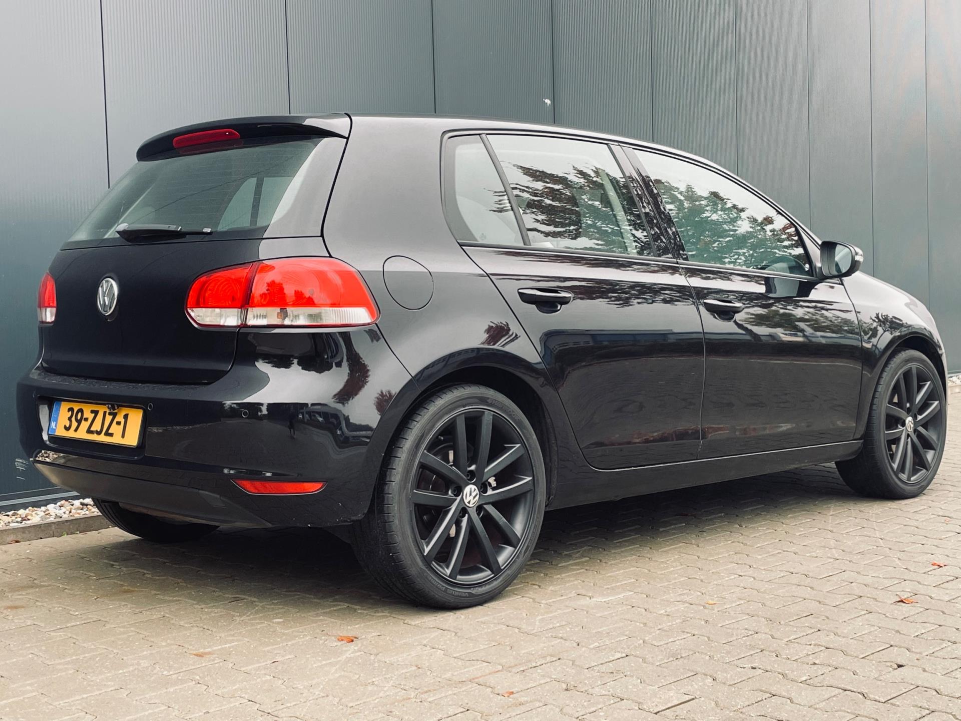 volkswagen-golf-image6.jpg