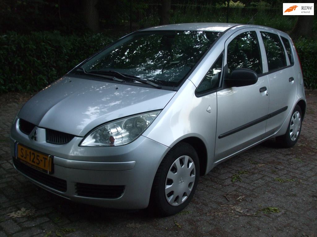 676411041/mitsubishi-colt-image1.jpg