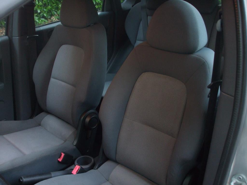 mitsubishi-colt-image5.jpg