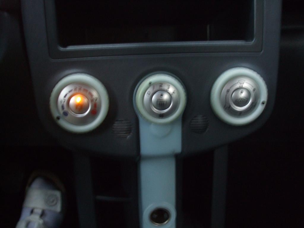 mitsubishi-colt-image7.jpg