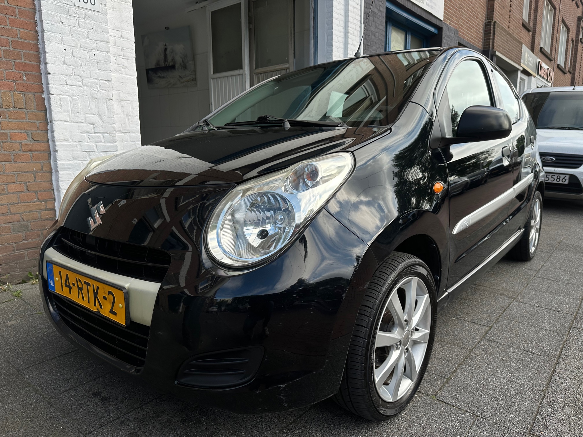 676888445/suzuki-alto-image1.jpg