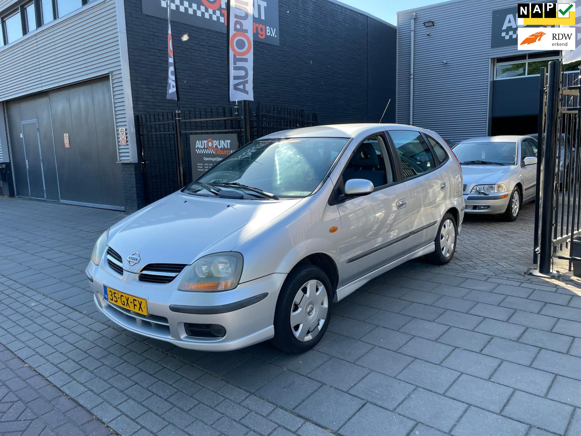 679230302/nissan-almera-tino-image1.jpg