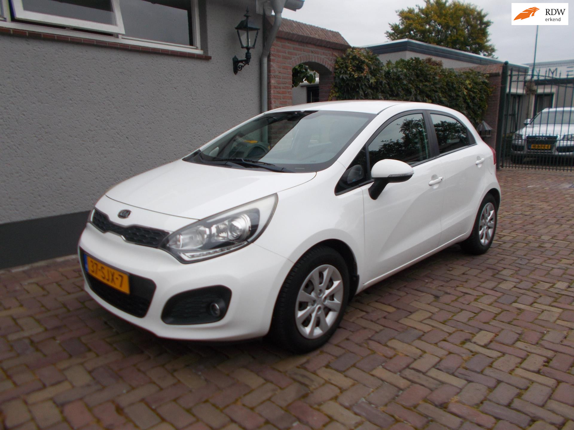 679491094/kia-rio-image1.jpg