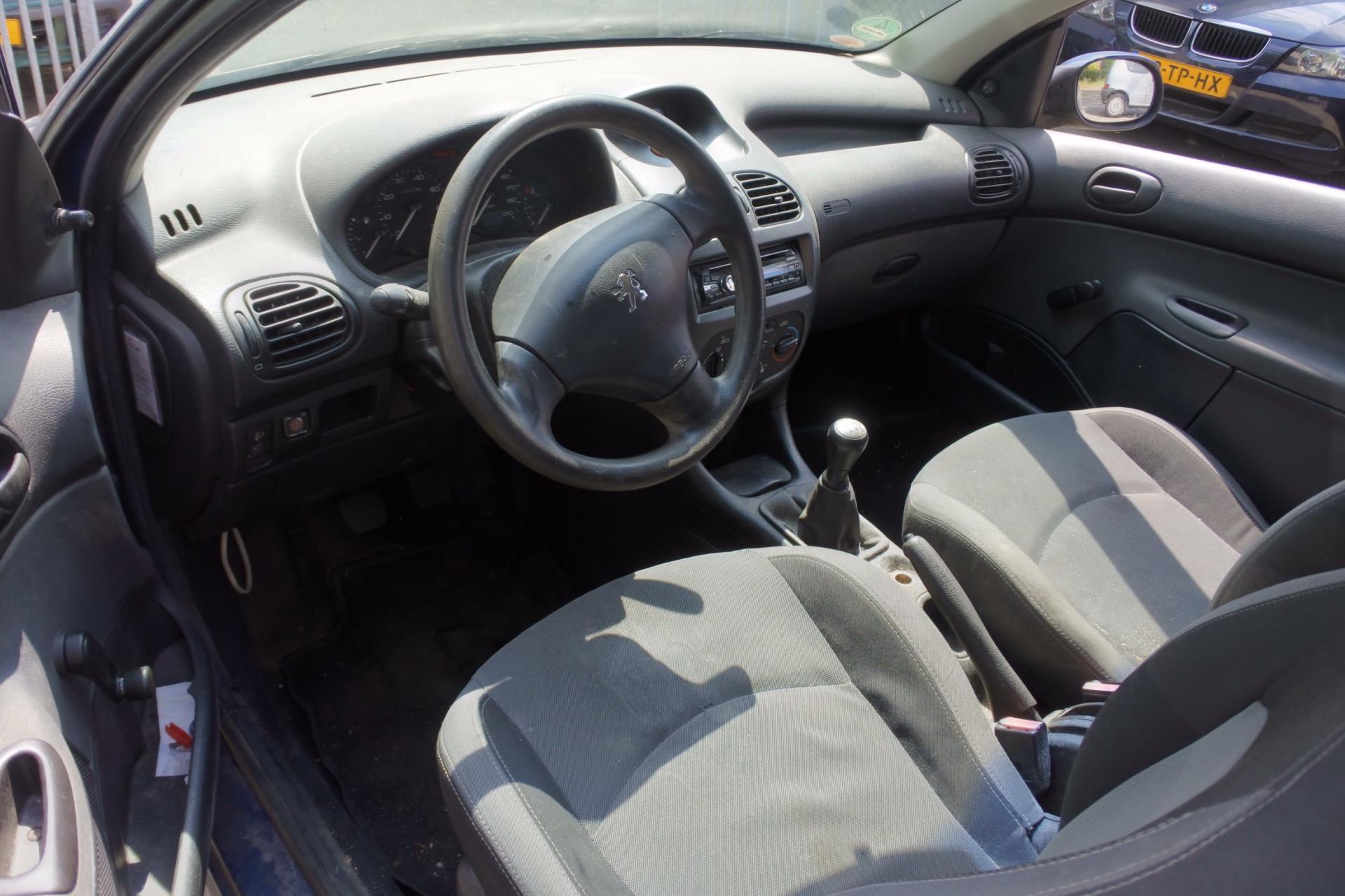 peugeot-206-image6.jpg