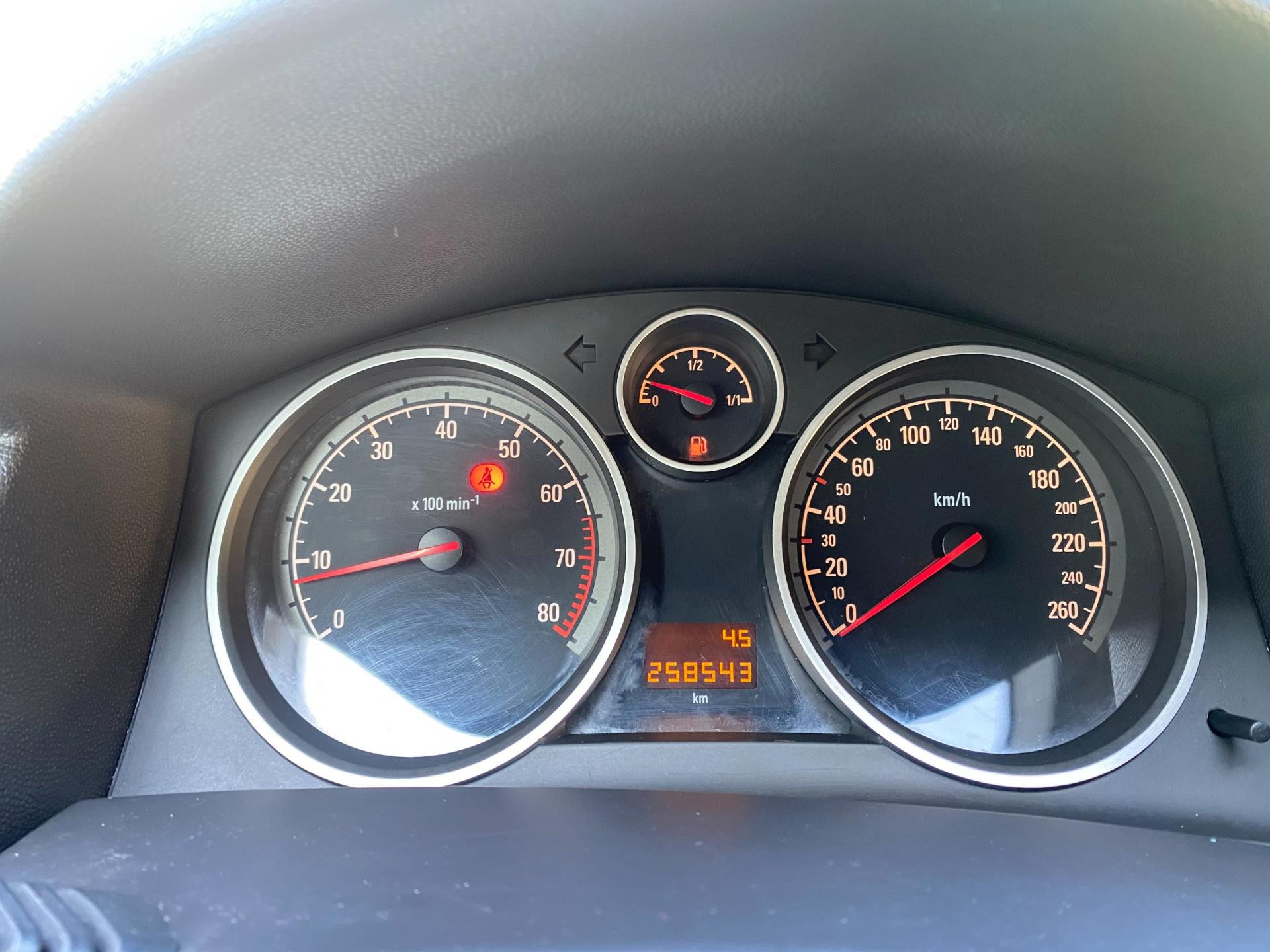 opel-astra-image10.jpg