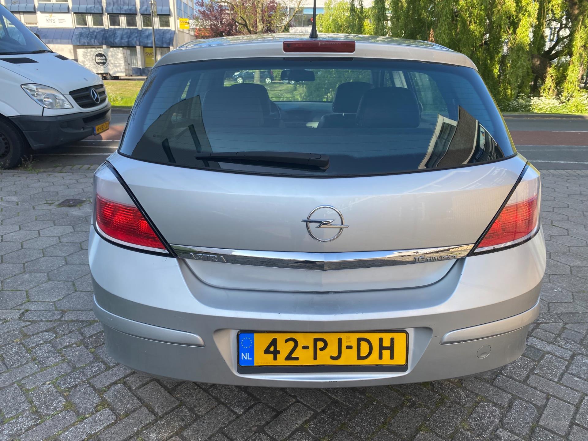 opel-astra-image6.jpg