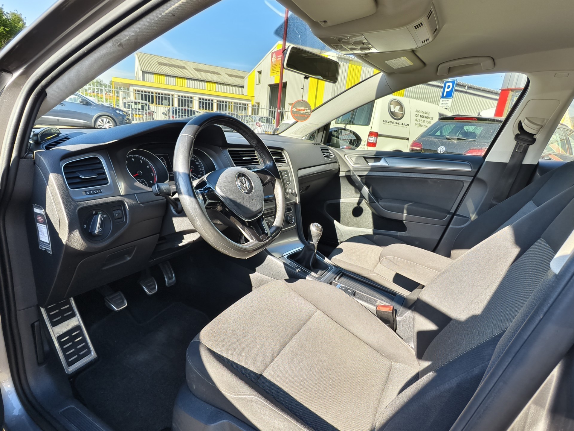 volkswagen-golf-image2.jpg