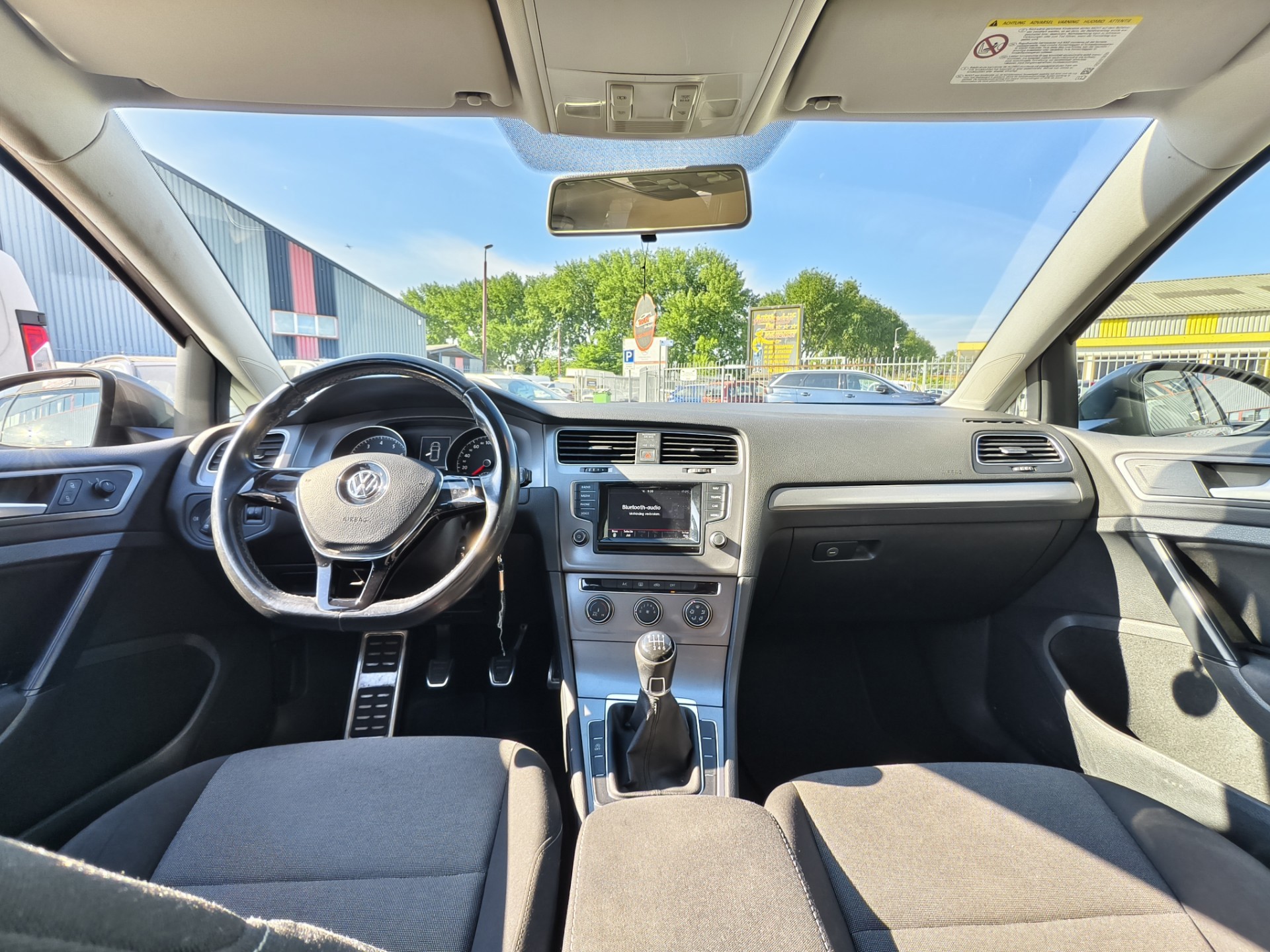 volkswagen-golf-image4.jpg