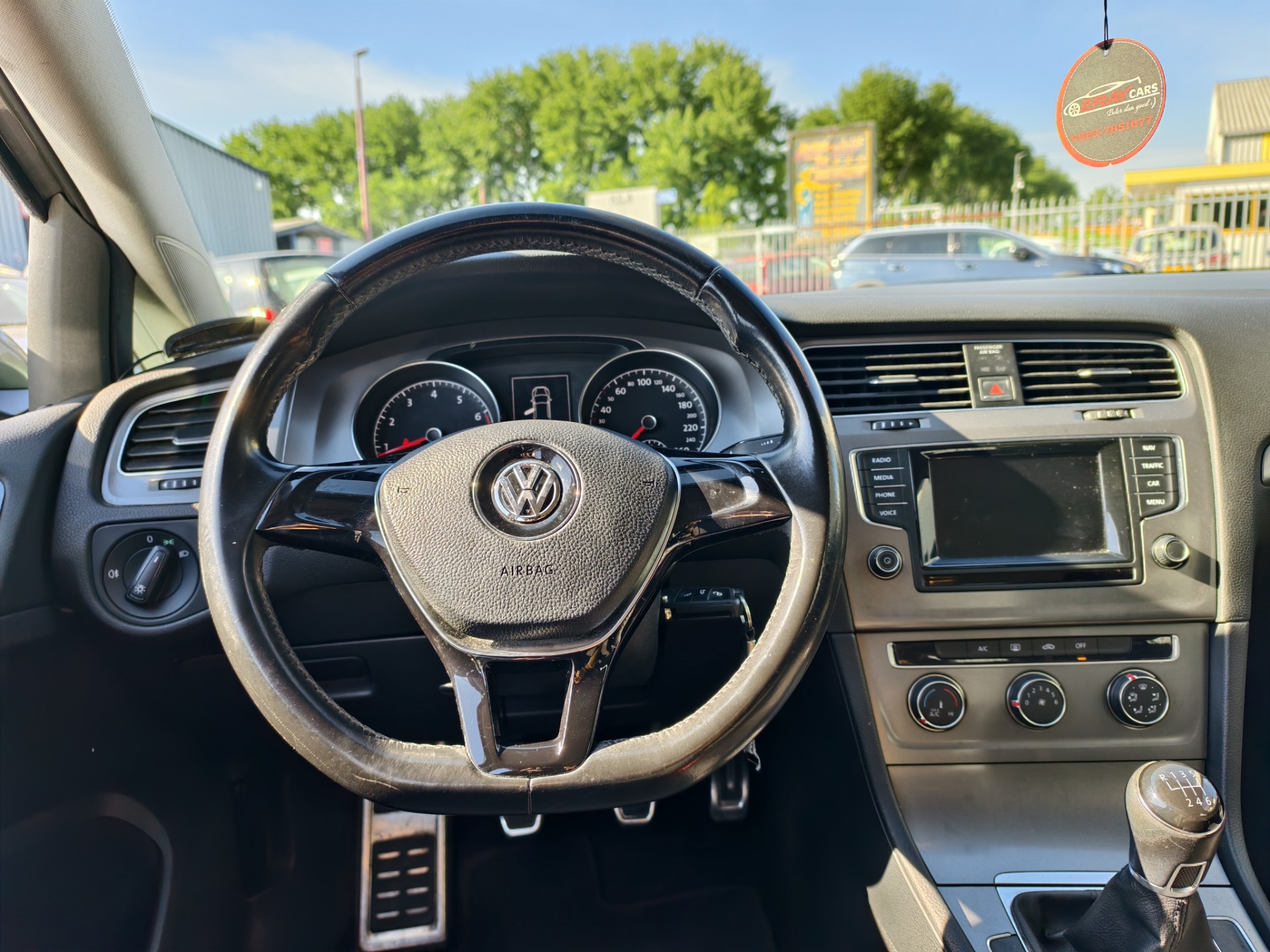 volkswagen-golf-image6.jpg
