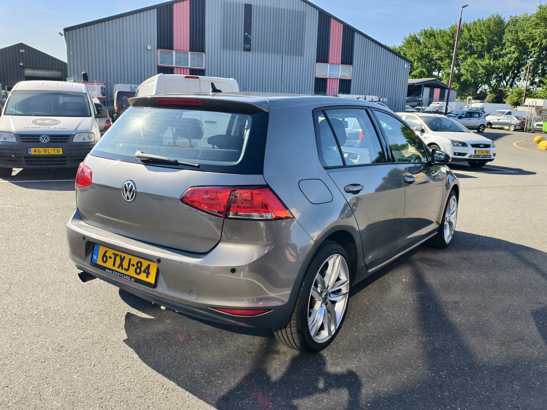 volkswagen-golf-image9.jpg