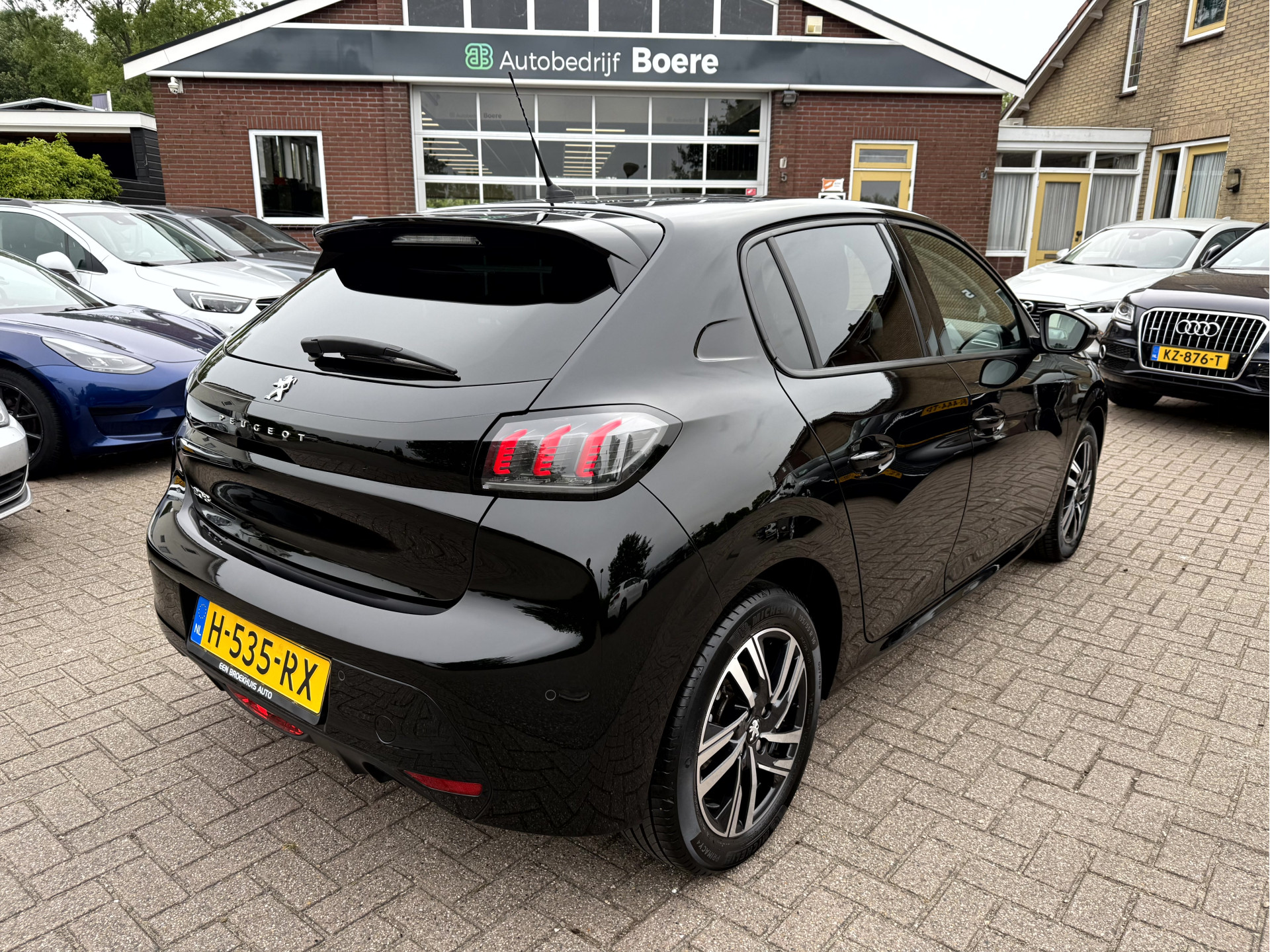 peugeot-208-image4.jpg