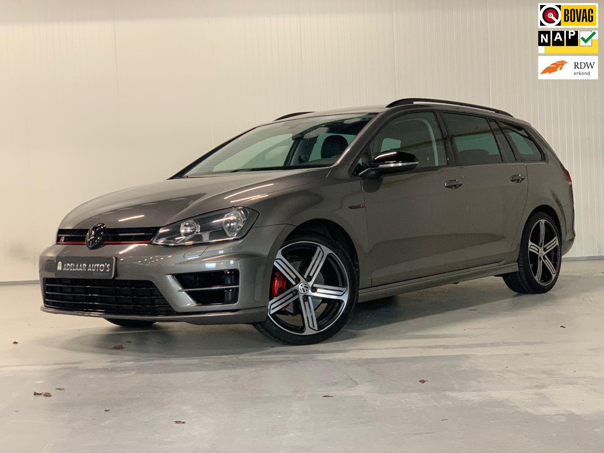 696991002/volkswagen-golf-variant-image1.jpg