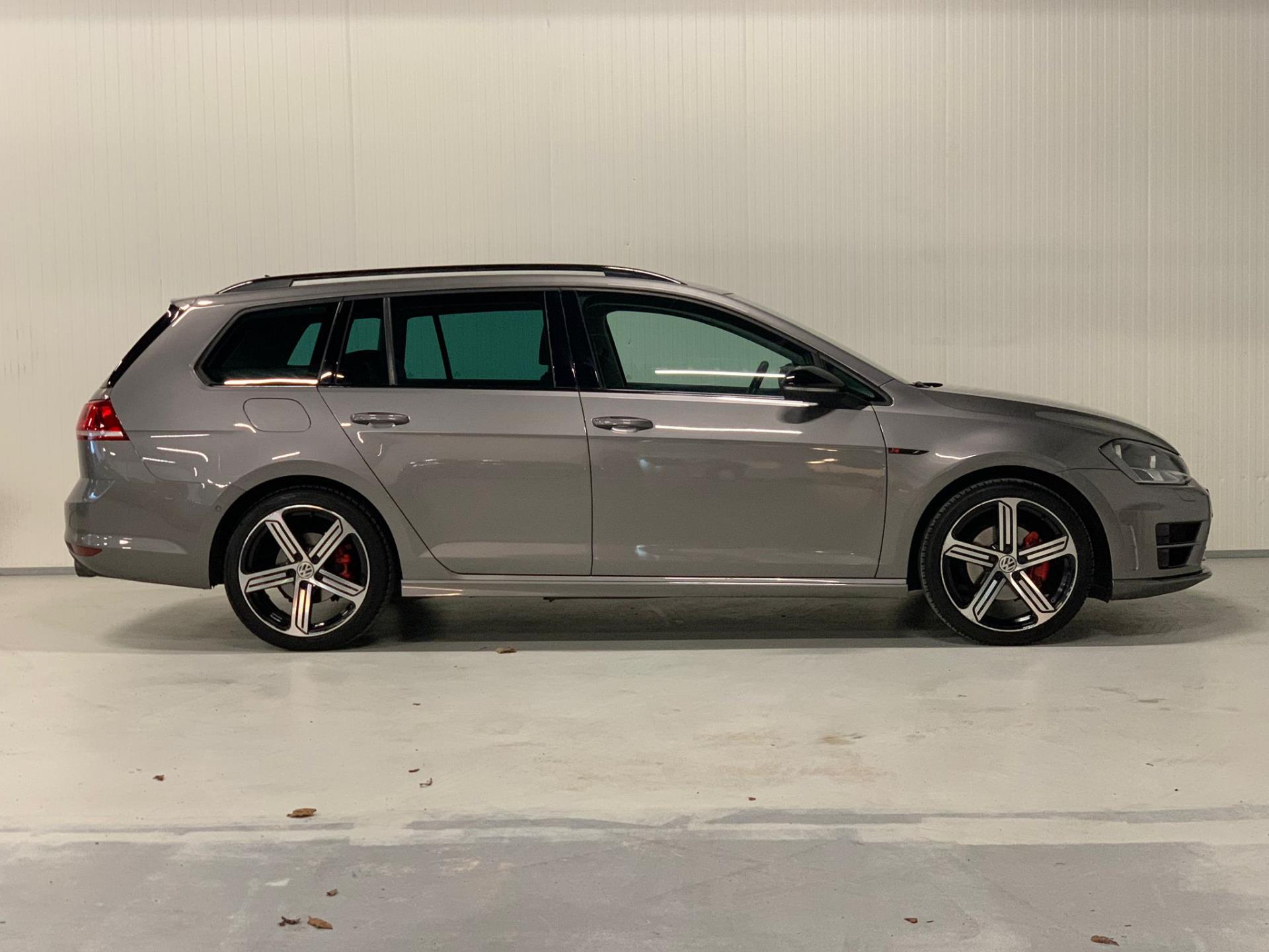 volkswagen-golf-variant-image7.jpg