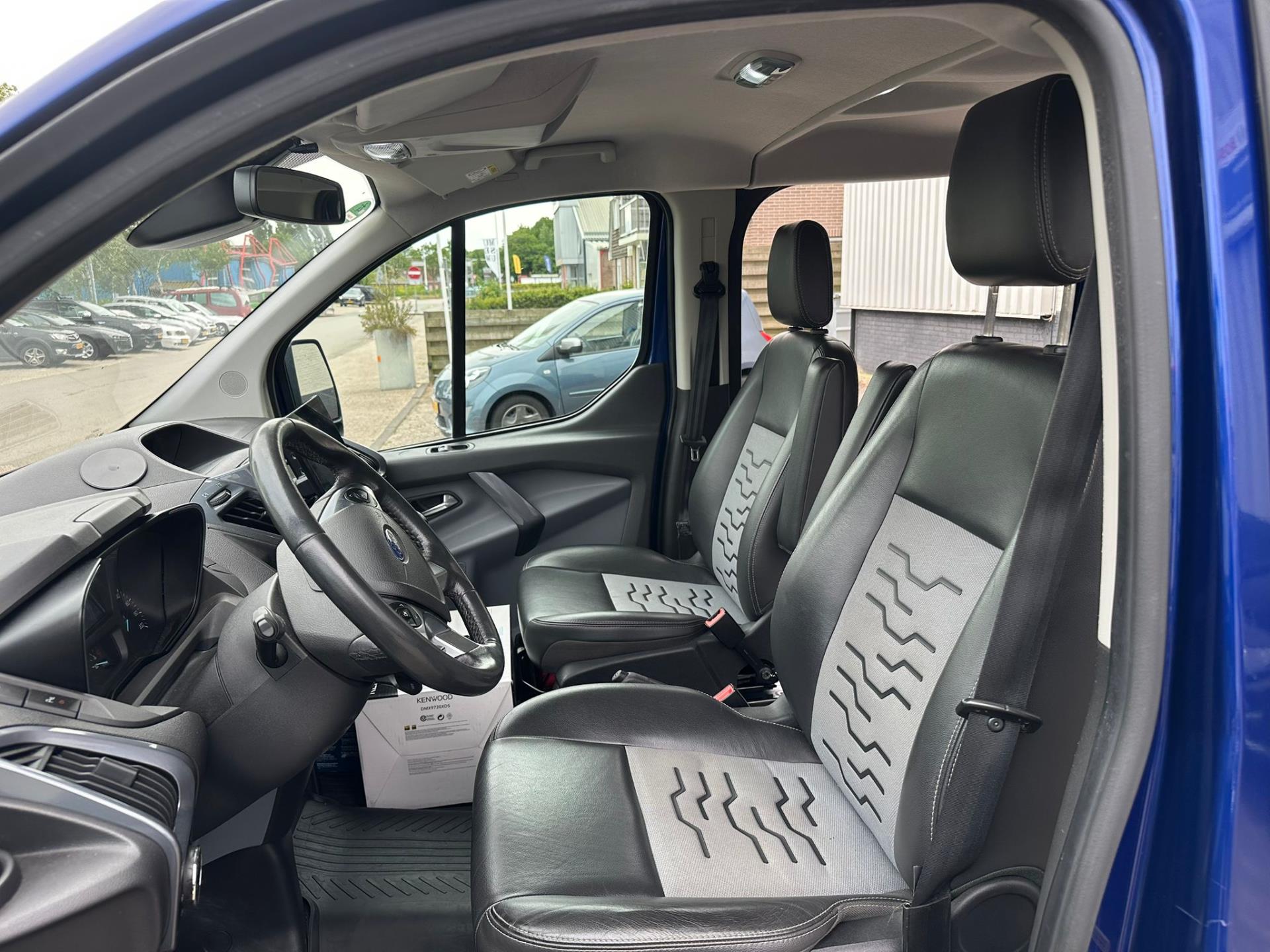 ford-transit-custom-image8.jpg