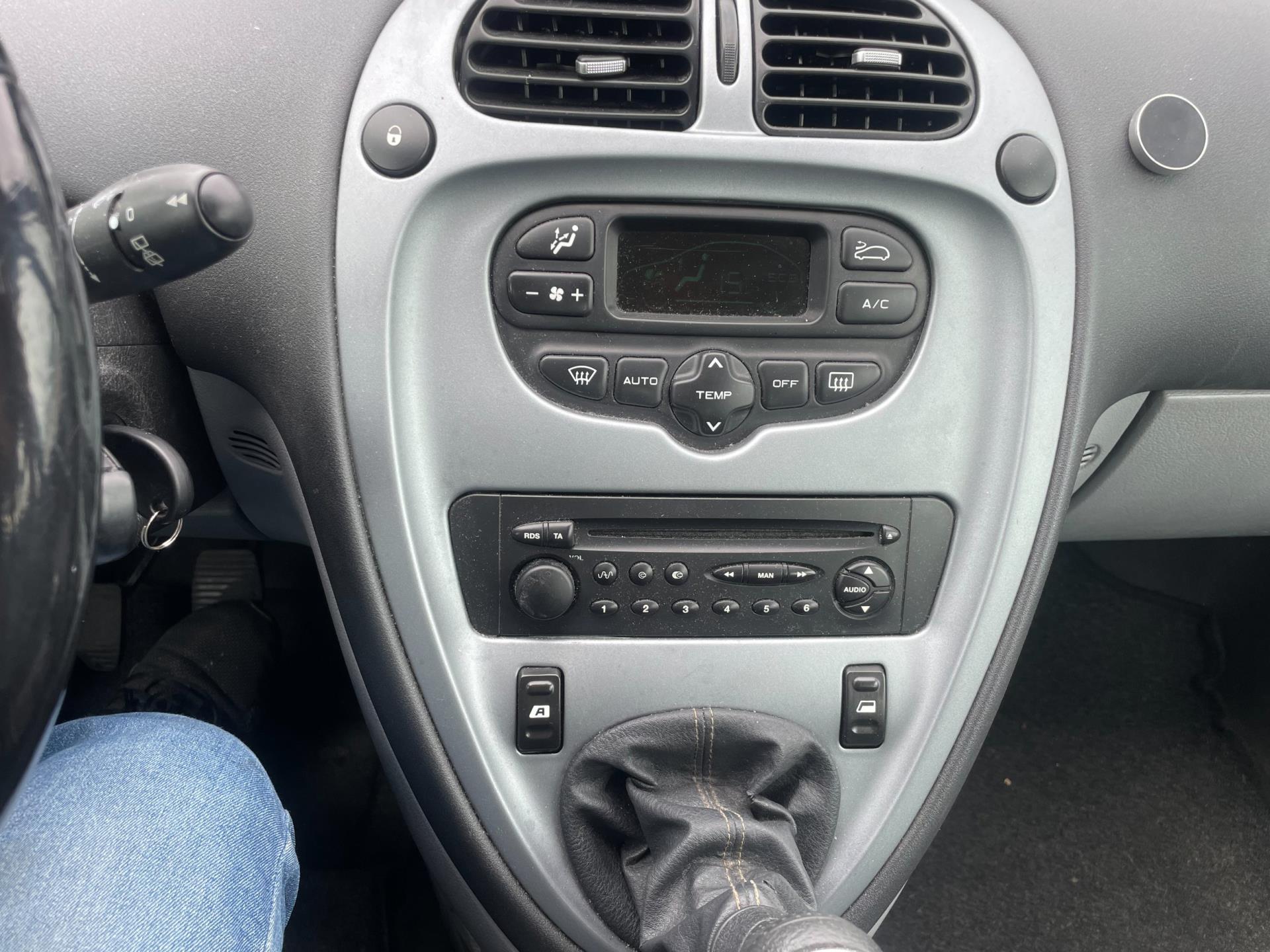 citroen-xsara-picasso-image10.jpg