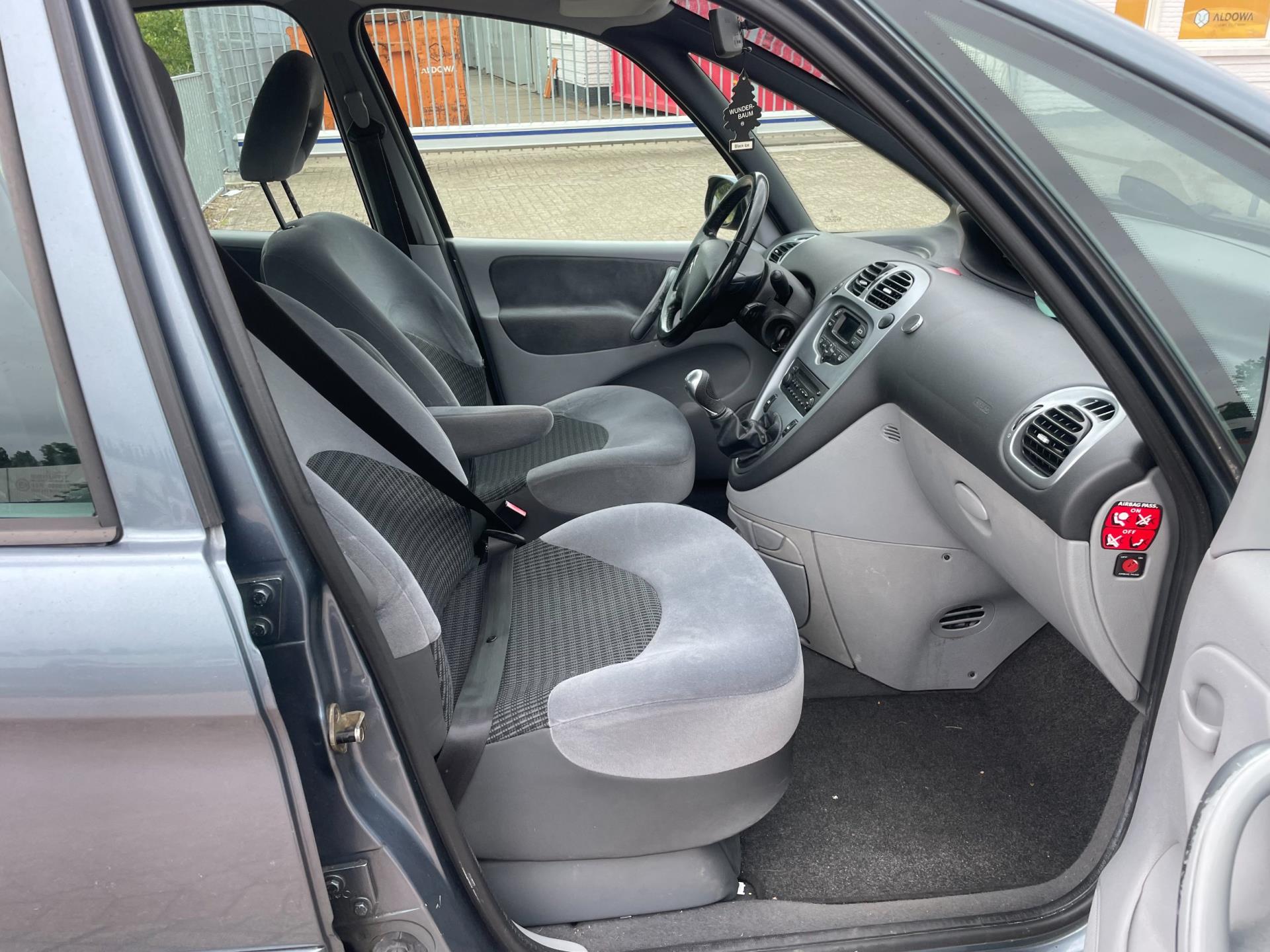 citroen-xsara-picasso-image3.jpg