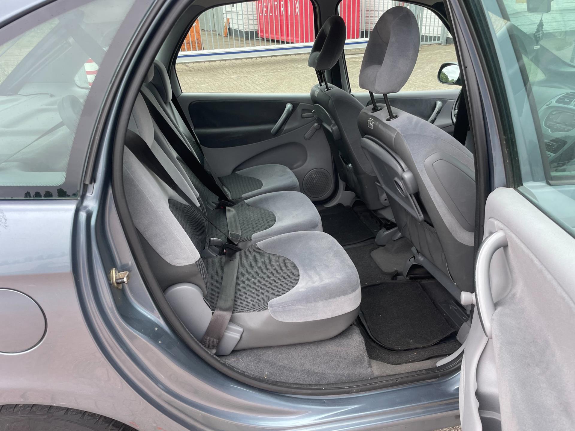 citroen-xsara-picasso-image4.jpg