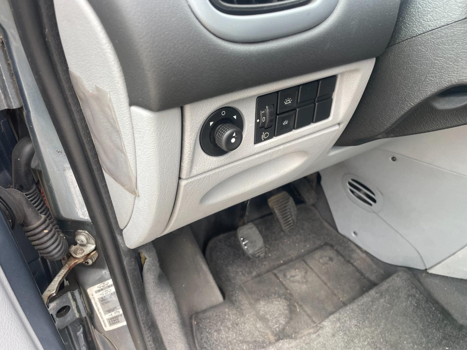 citroen-xsara-picasso-image9.jpg