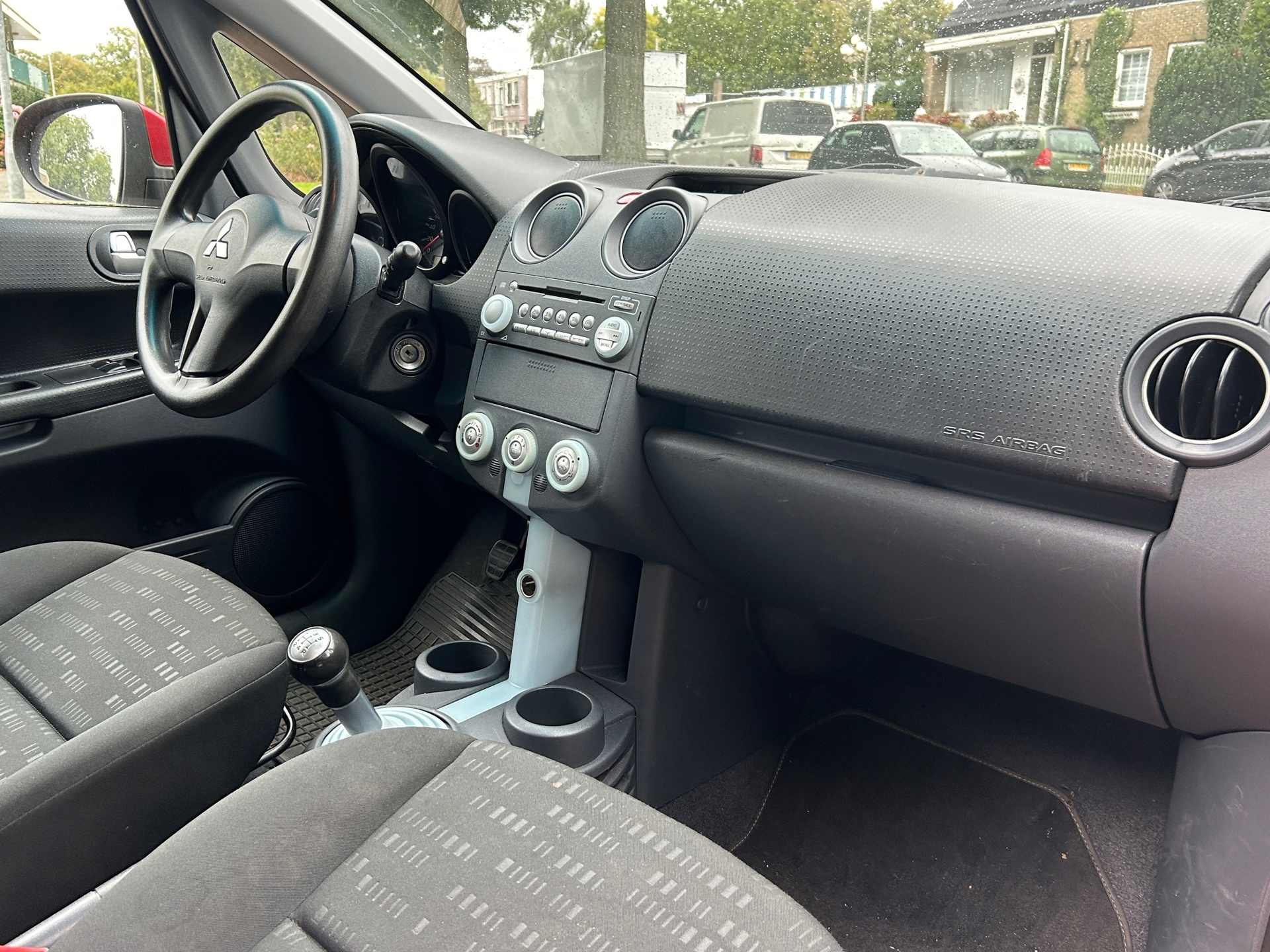 mitsubishi-colt-image4.jpg