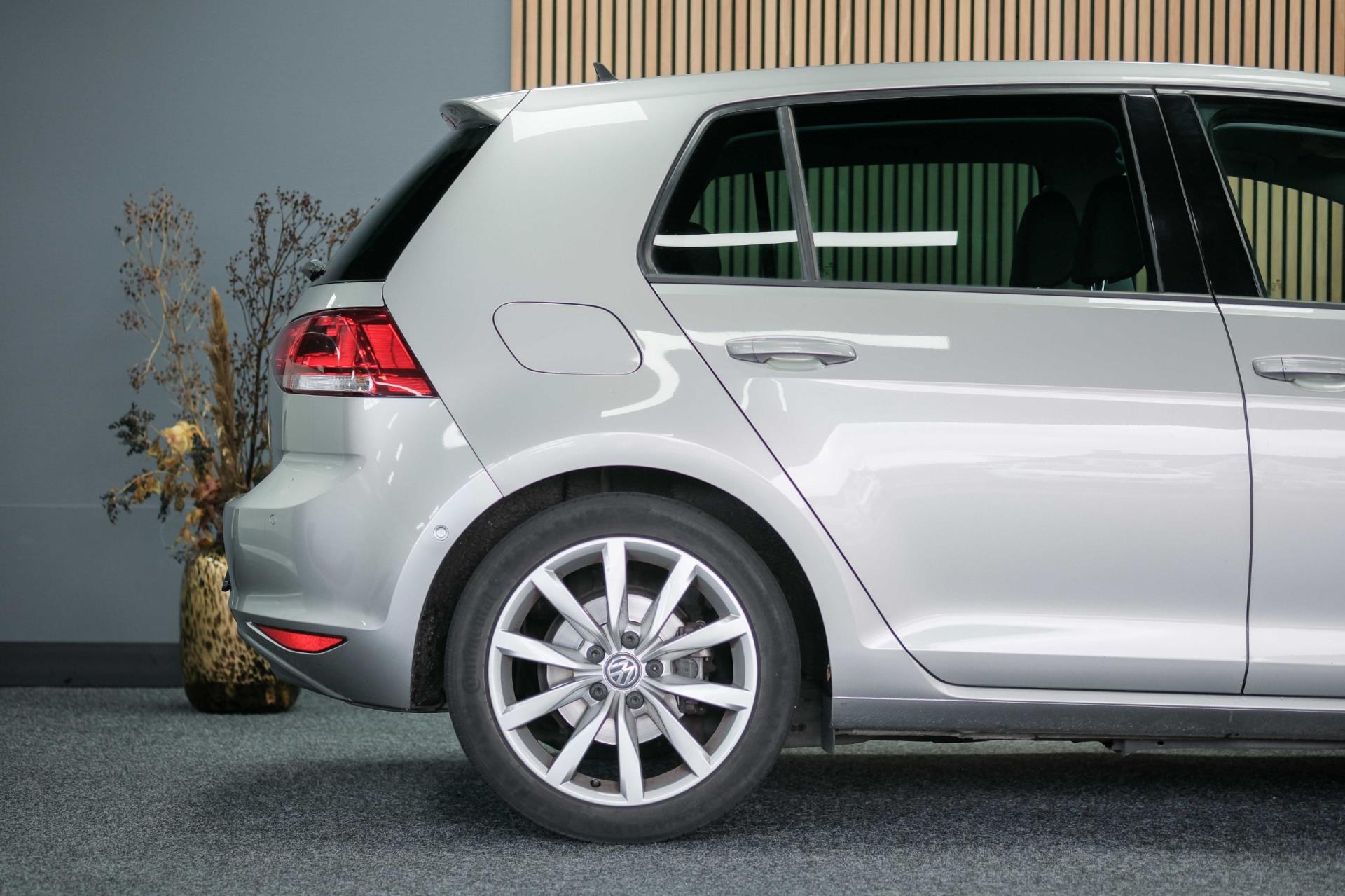 volkswagen-golf-image9.jpg