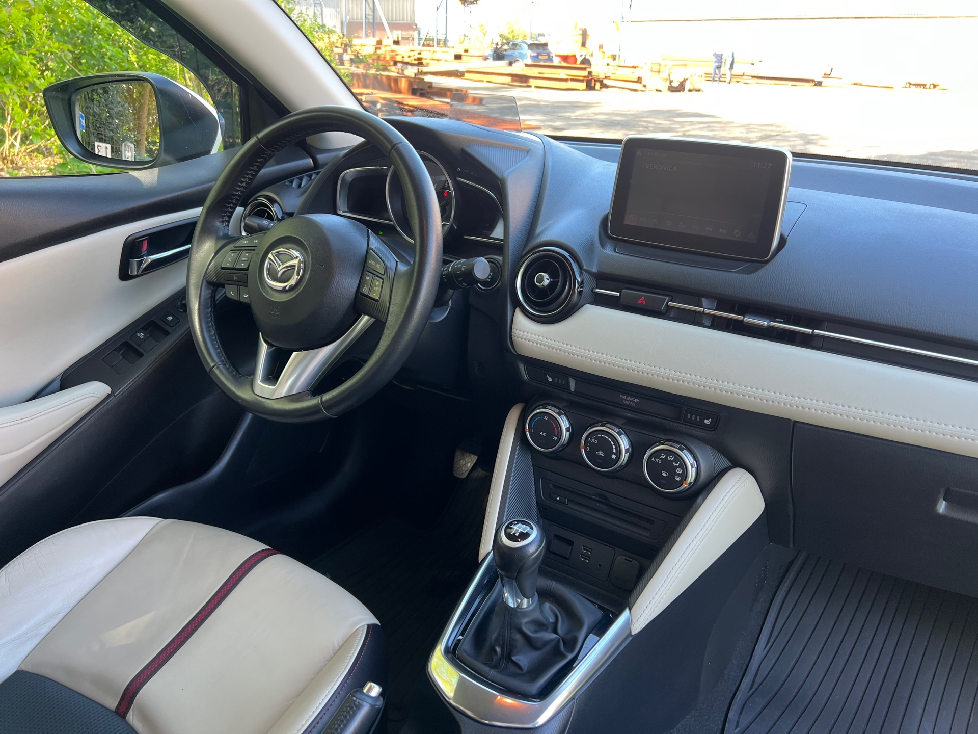 mazda-2-image10.jpg
