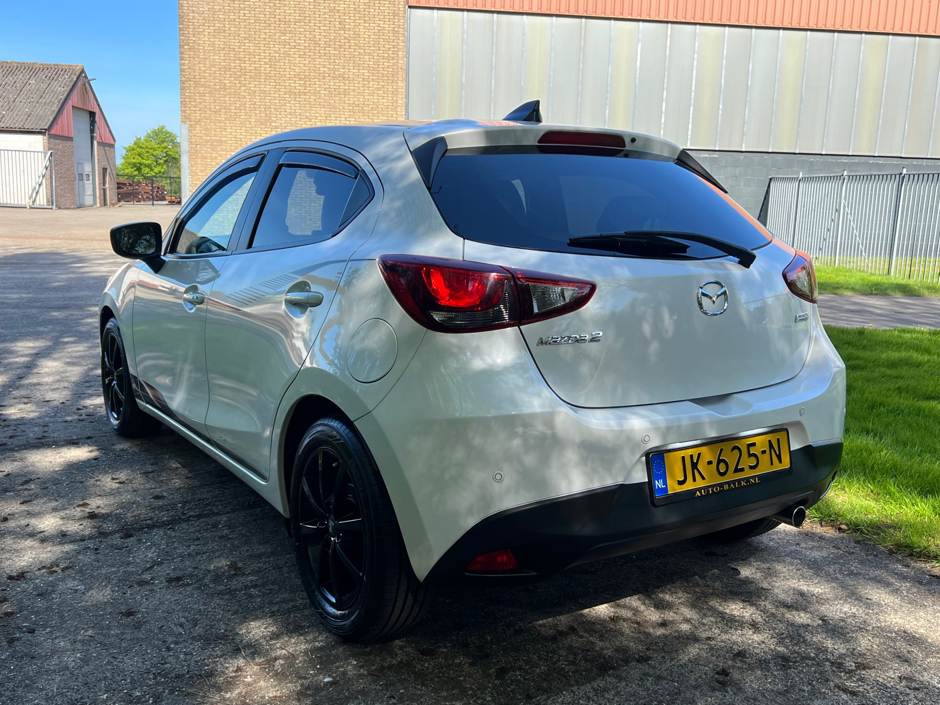 mazda-2-image4.jpg
