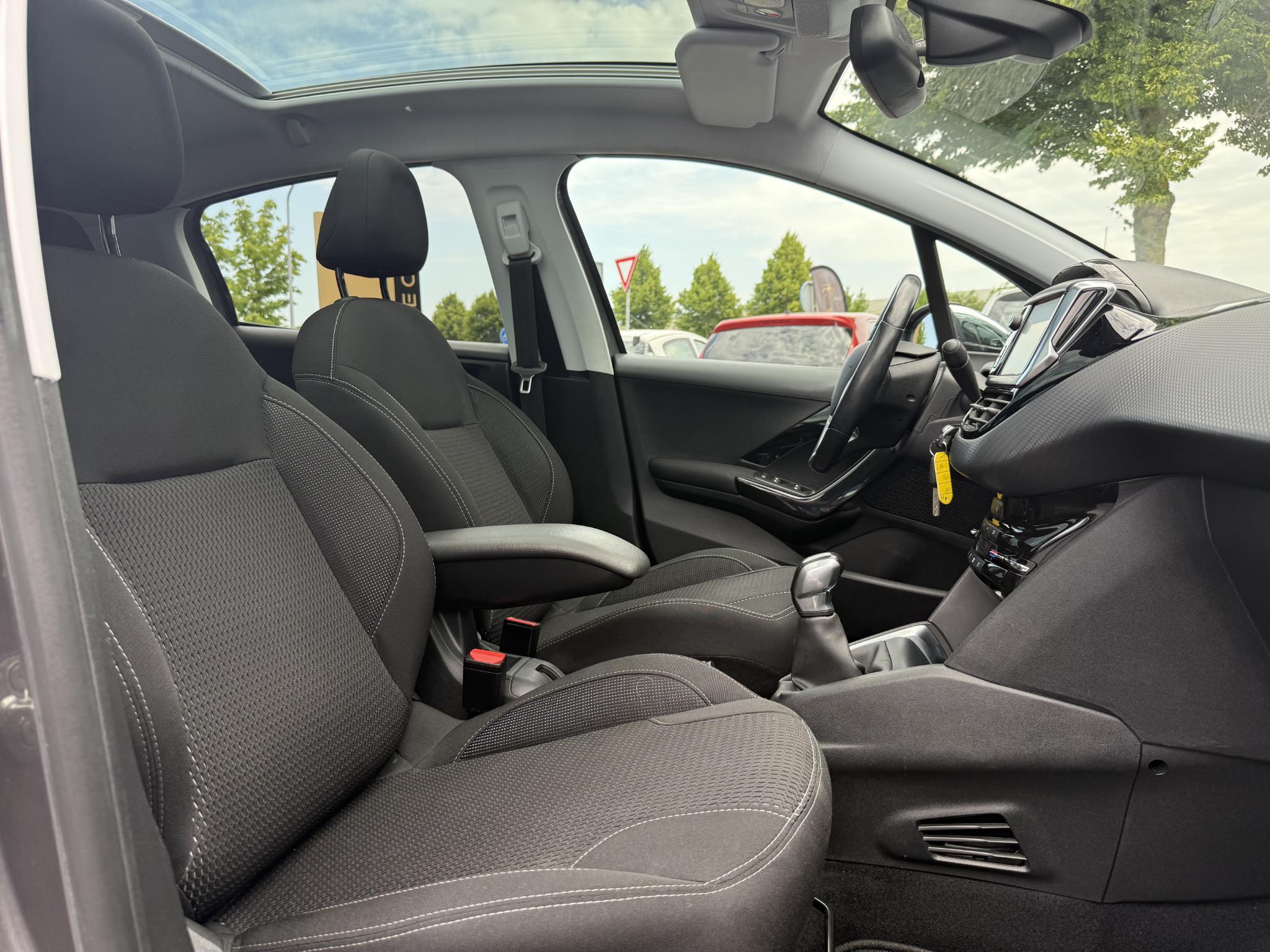 peugeot-208-image7.jpg