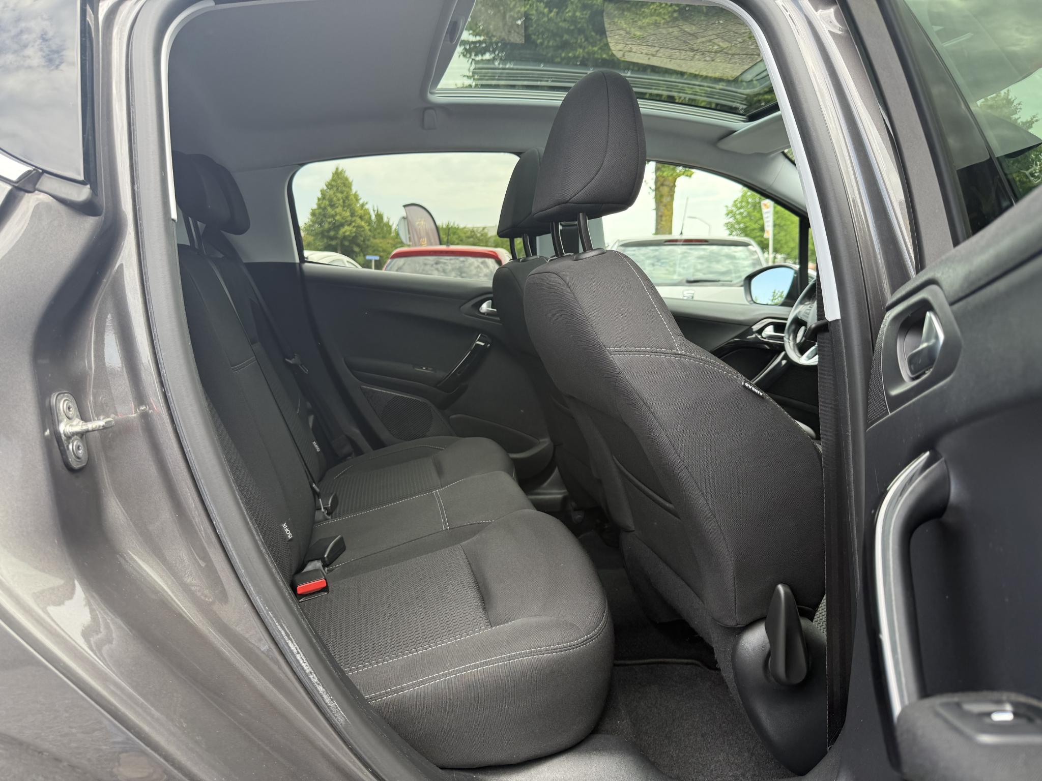 peugeot-208-image9.jpg