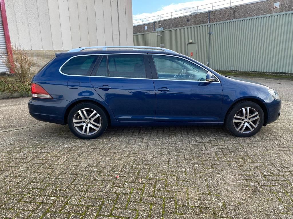 volkswagen-golf-image7.jpg