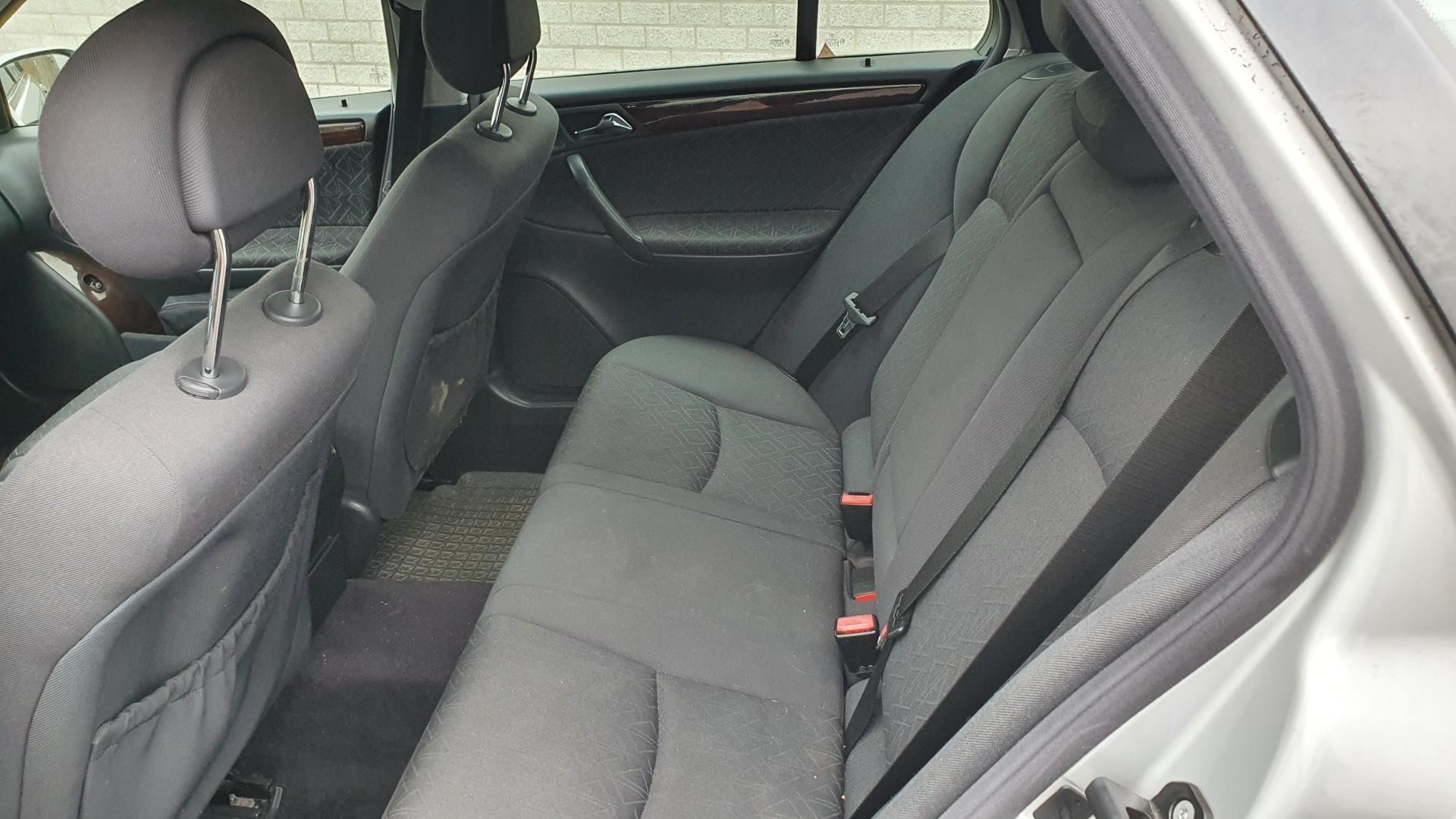 mercedes-benz-c-klasse-image4.jpg