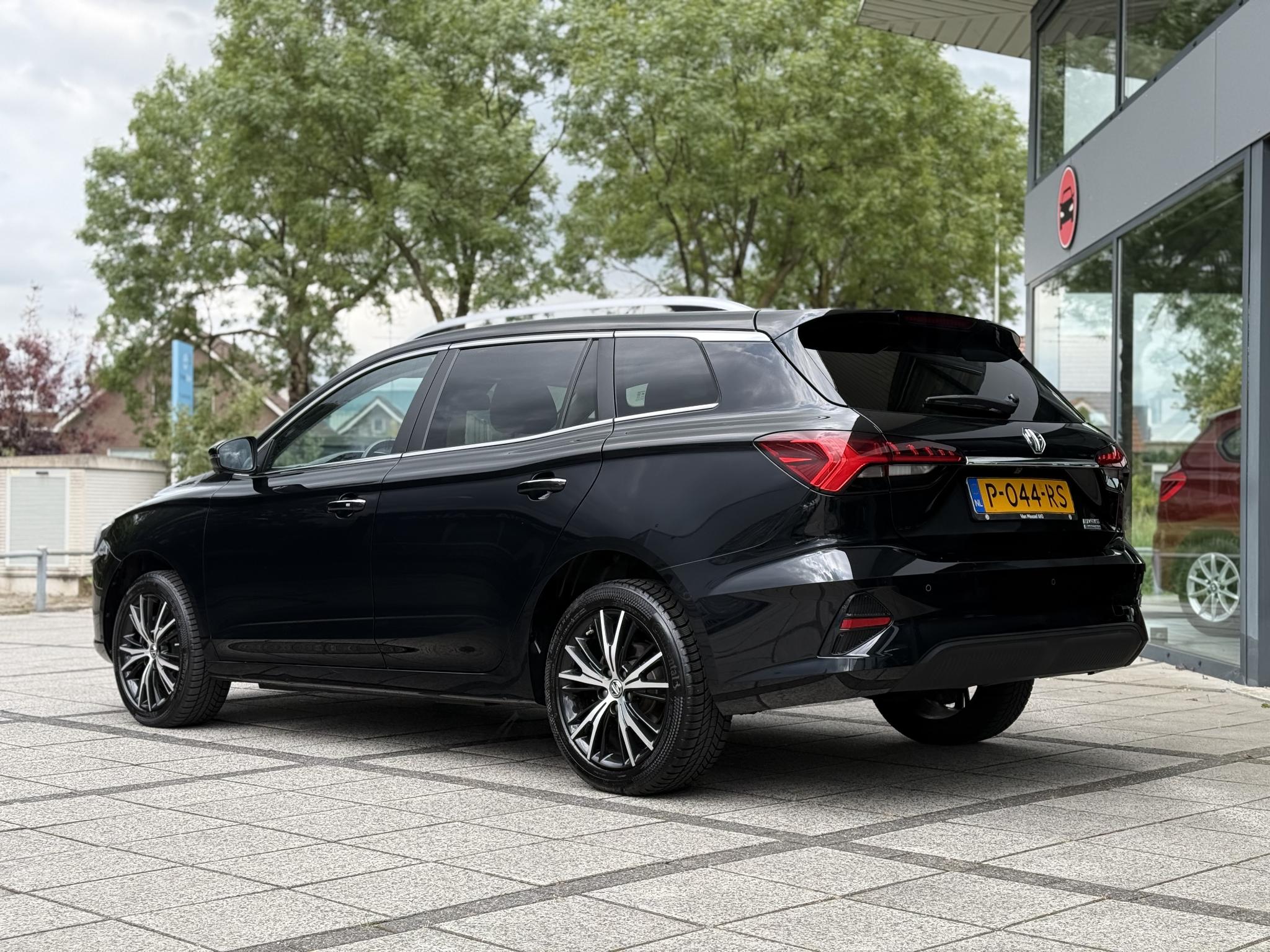mg-mg5-electric-image4.jpg