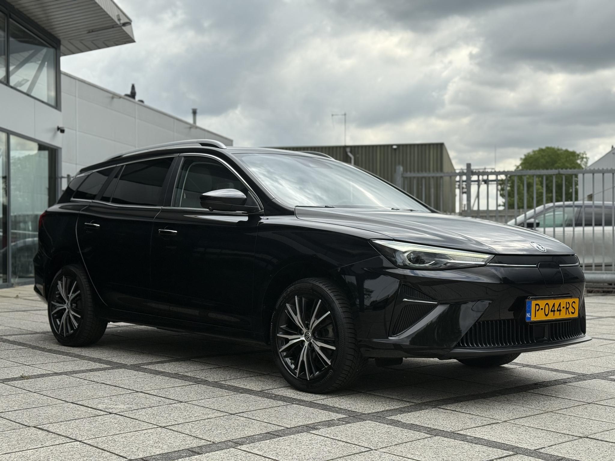 mg-mg5-electric-image7.jpg