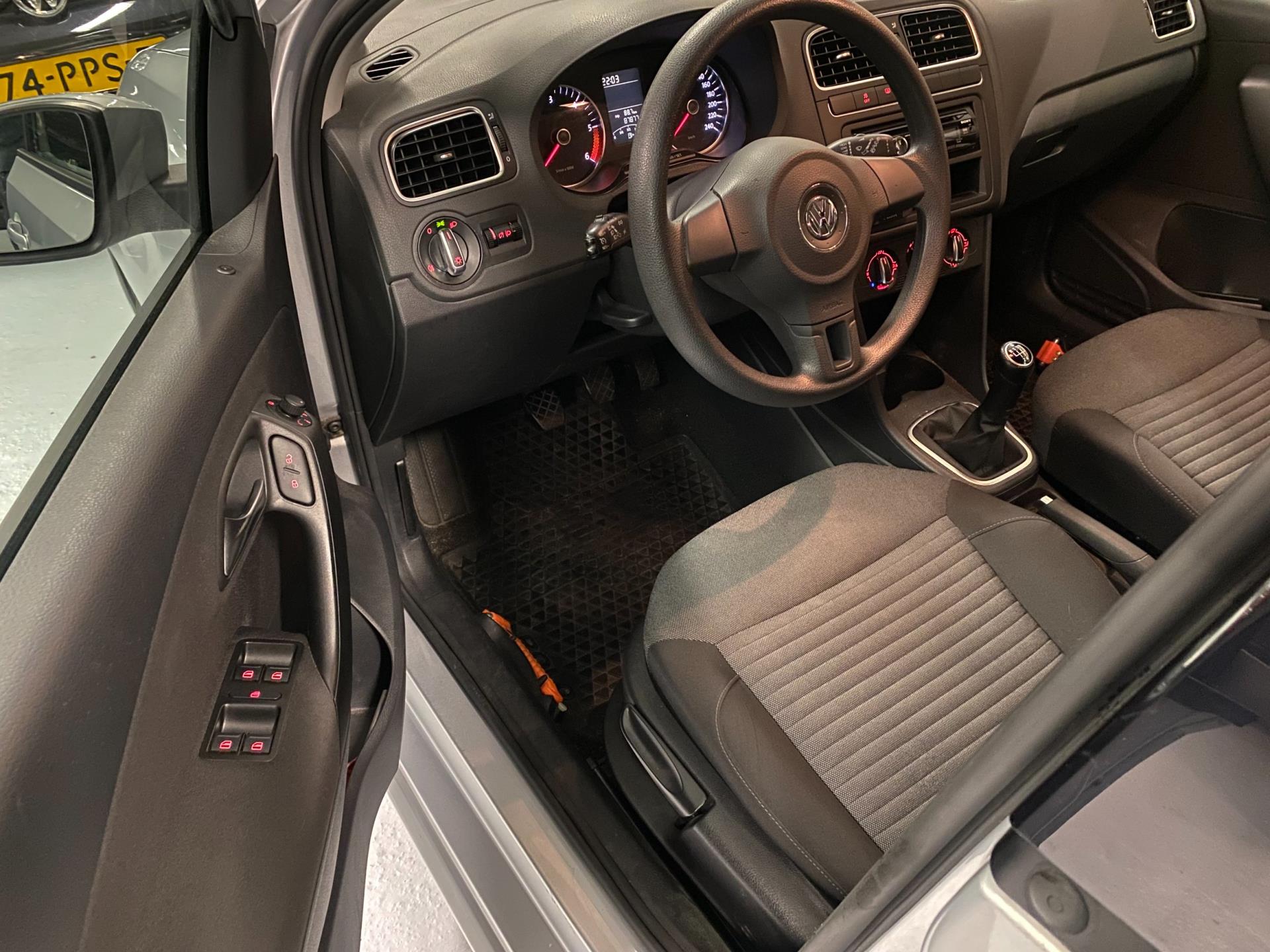 volkswagen-polo-image6.jpg