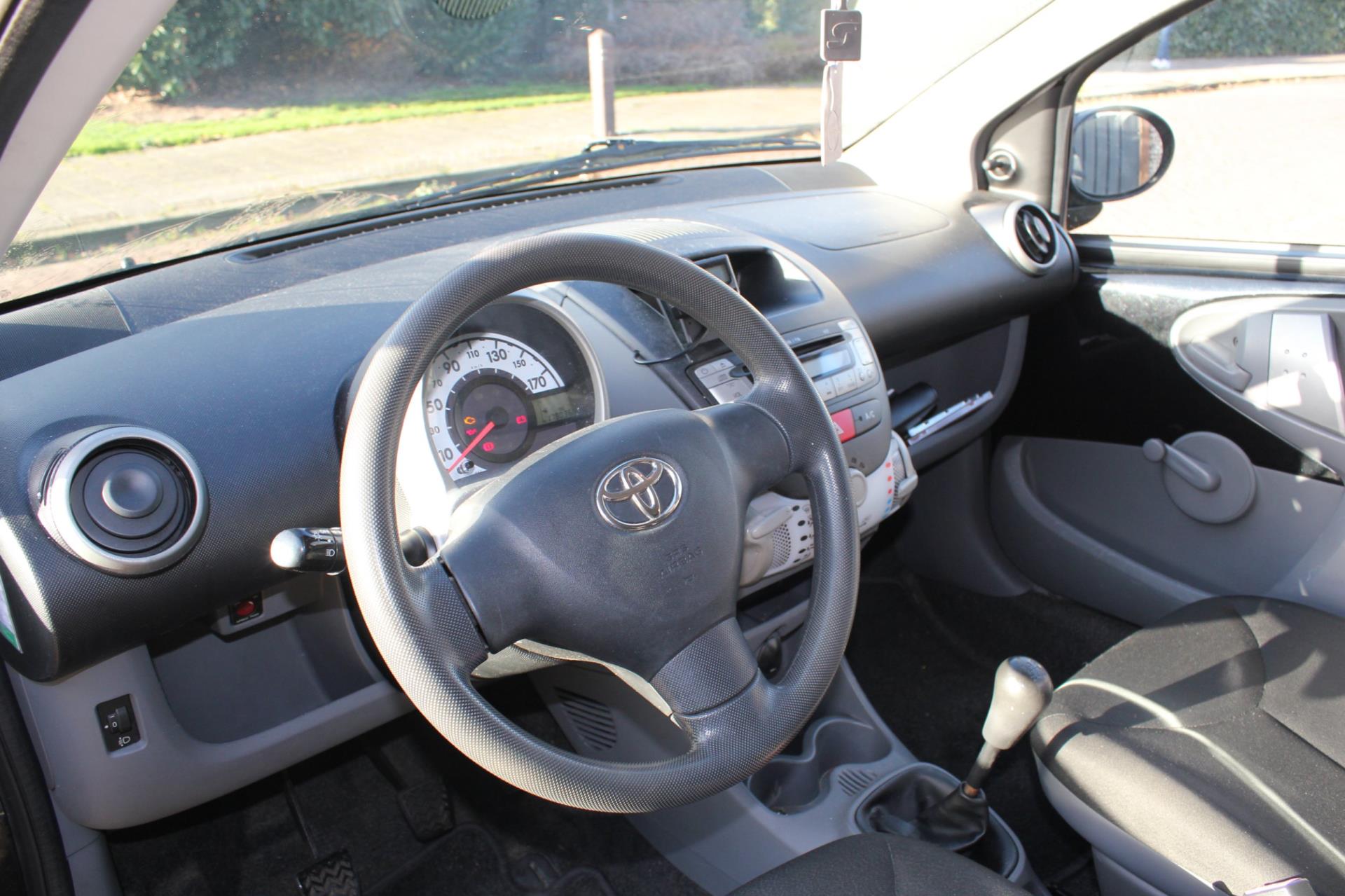 toyota-aygo-image10.jpg