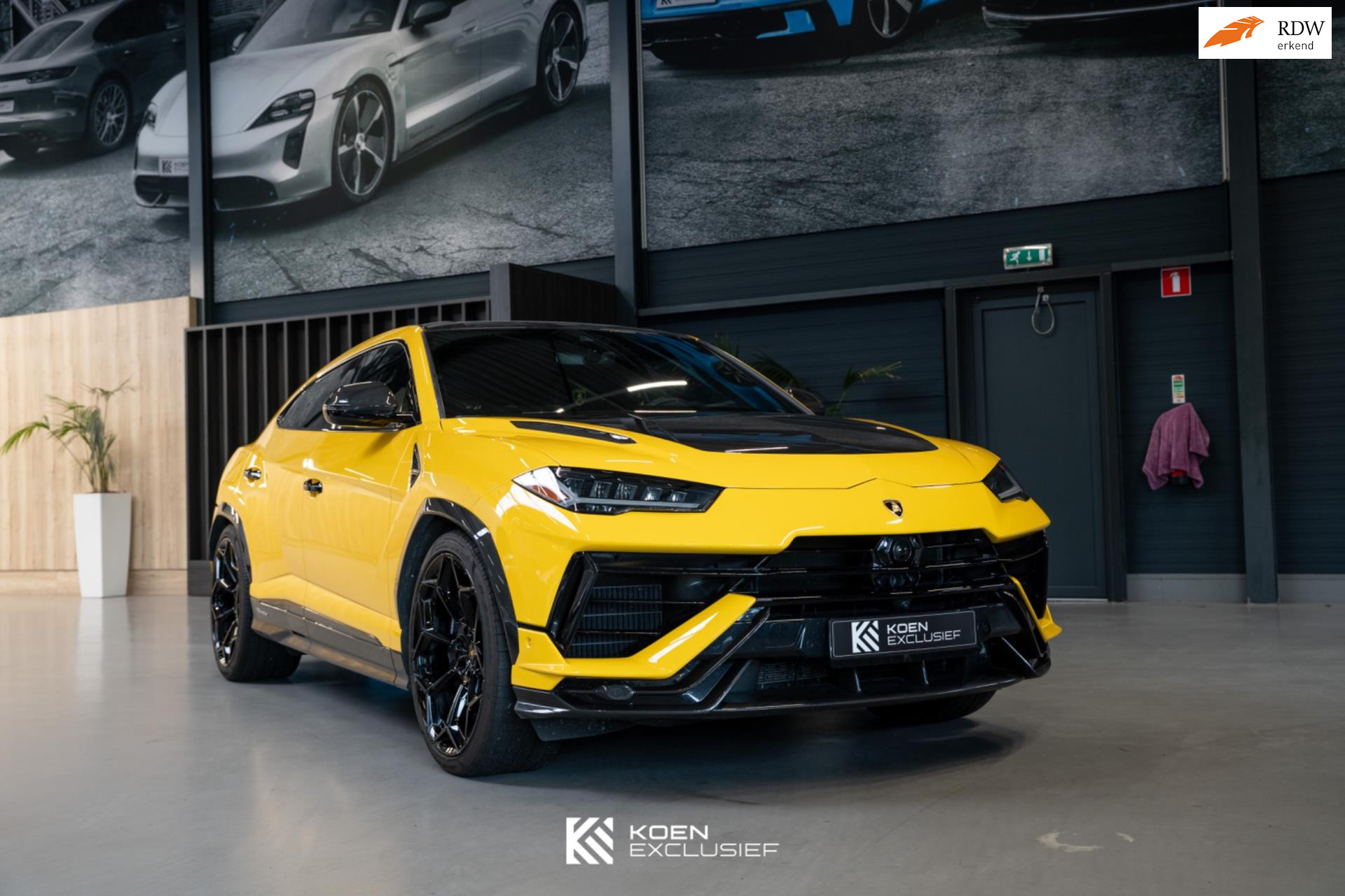 728093923/lamborghini-urus-image1.jpg