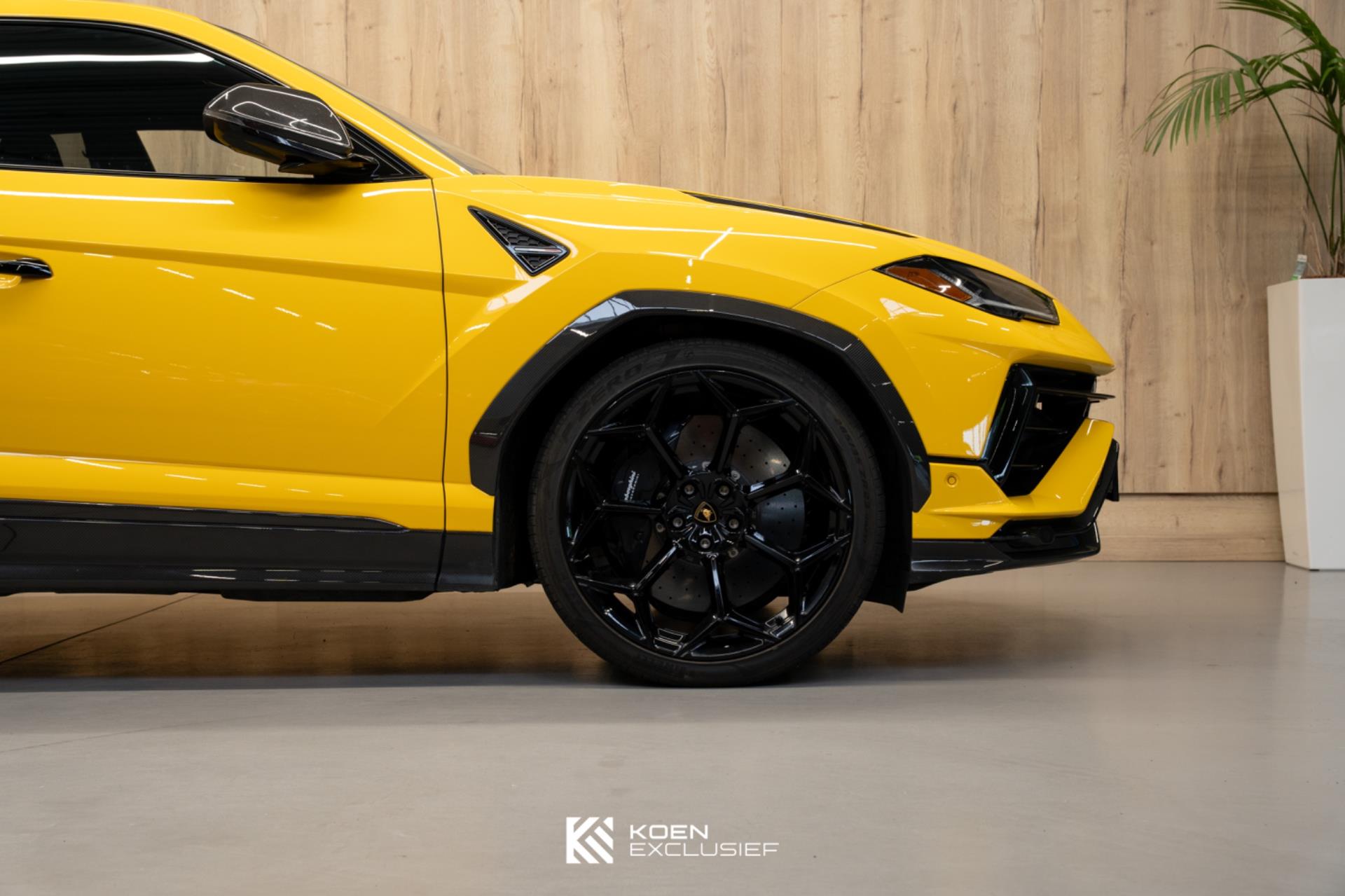 lamborghini-urus-image3.jpg