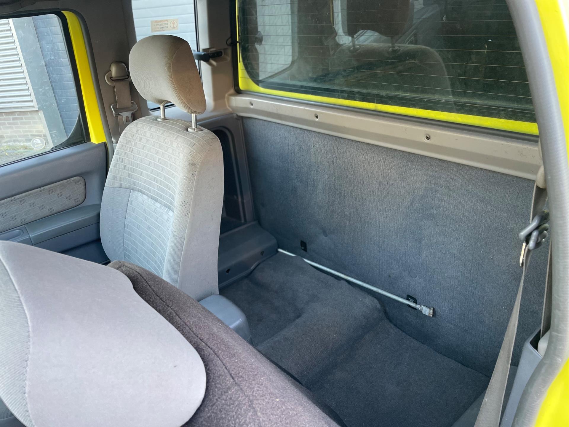 nissan-pickup-image7.jpg