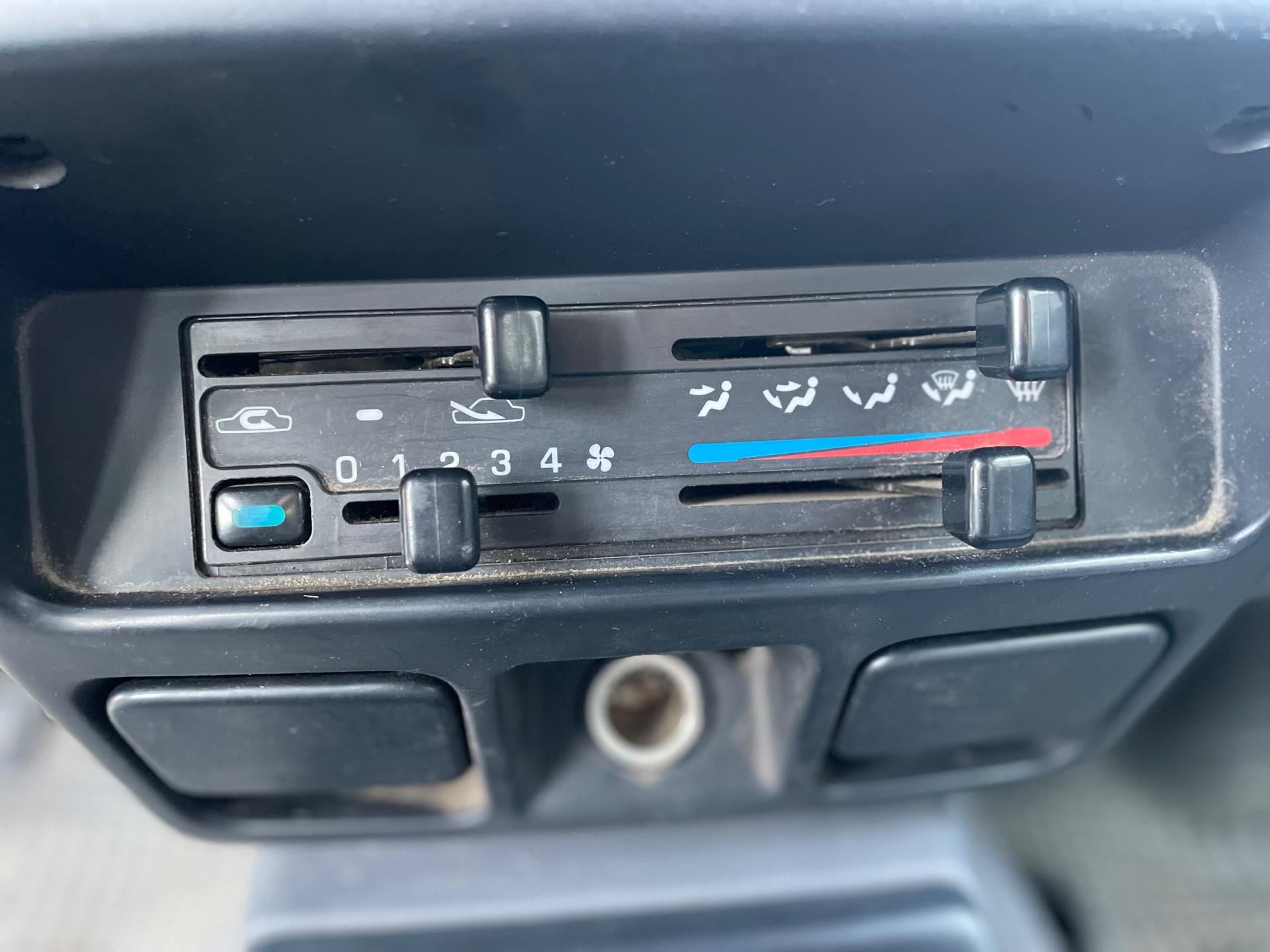 nissan-pickup-image9.jpg