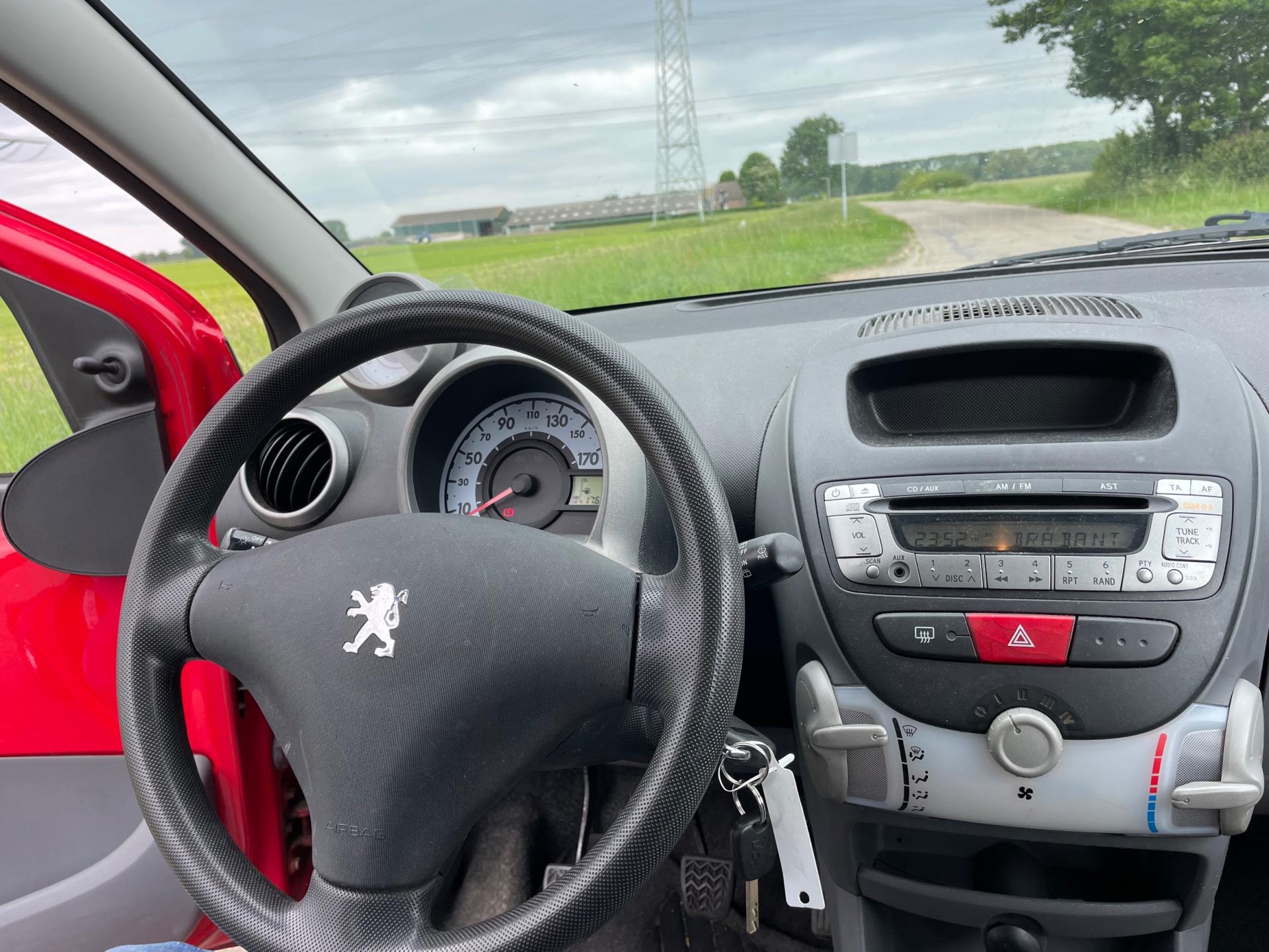 peugeot-107-image8.jpg