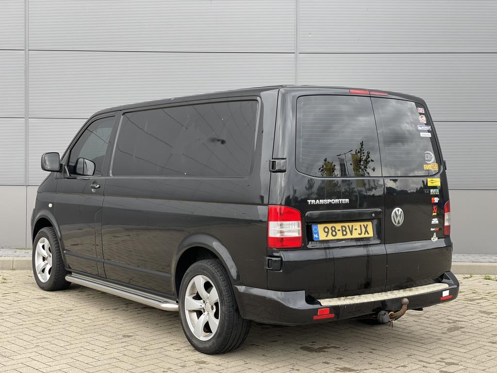 volkswagen-transporter-image3.jpg