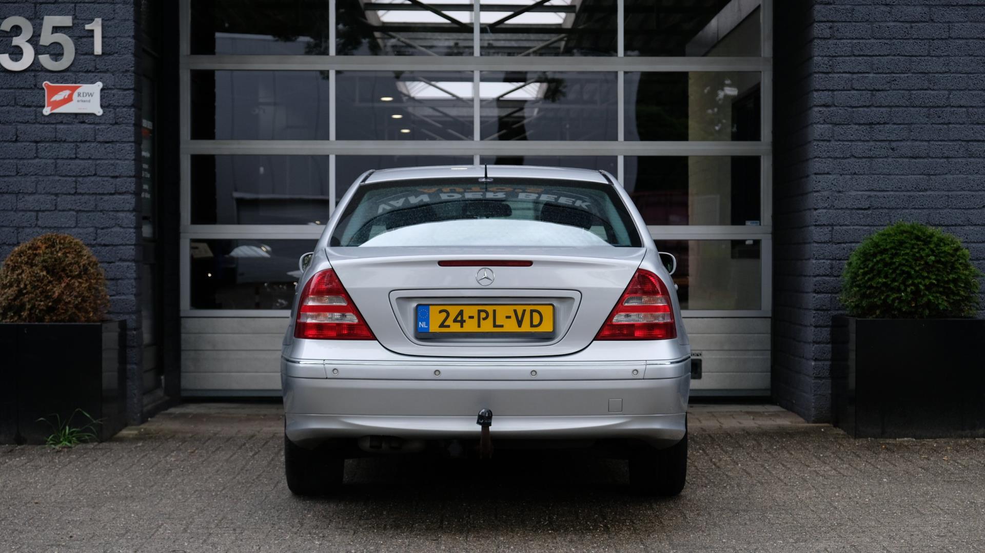 mercedes-benz-c-klasse-image4.jpg