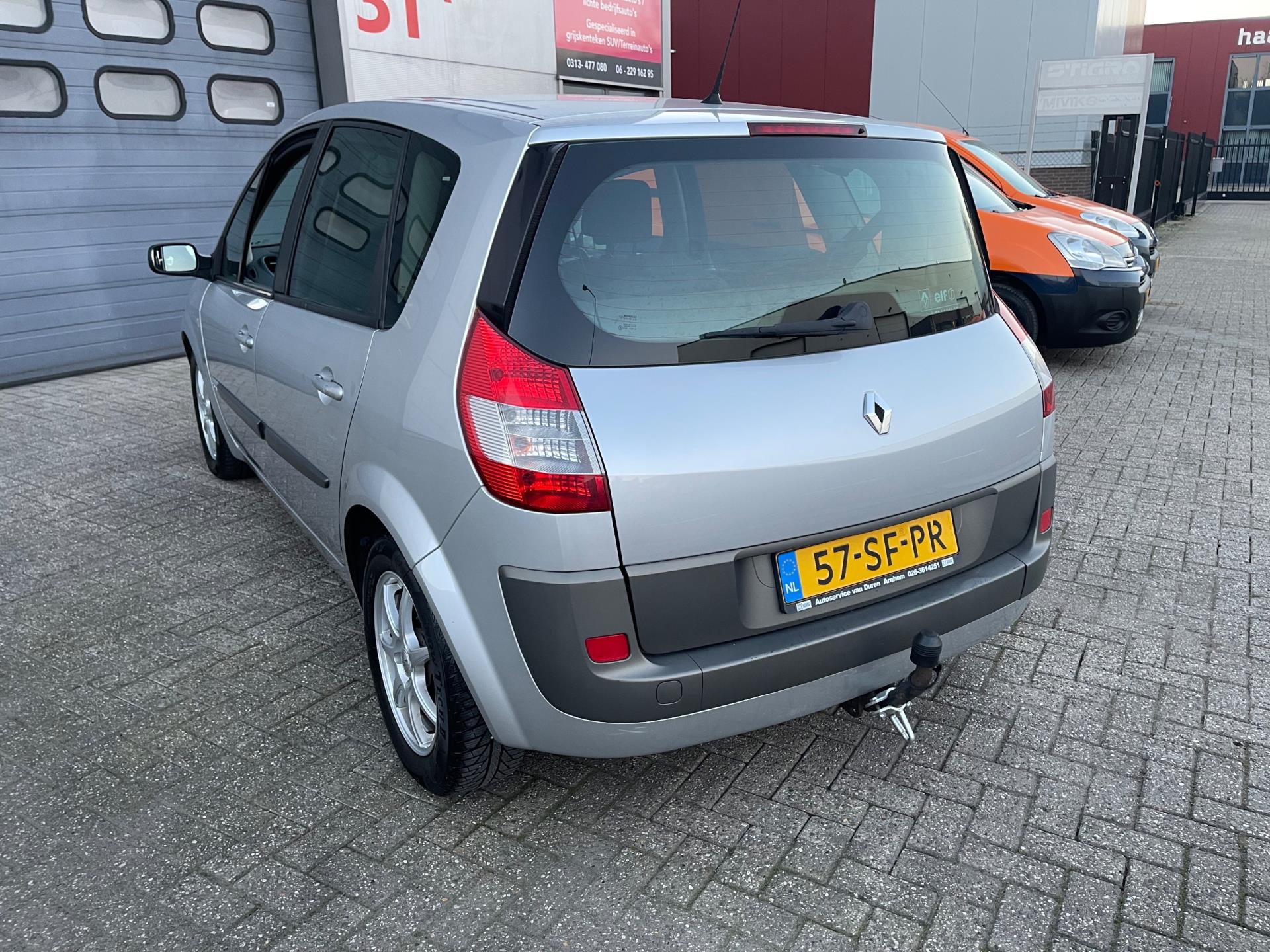 renault-scenic-image4.jpg