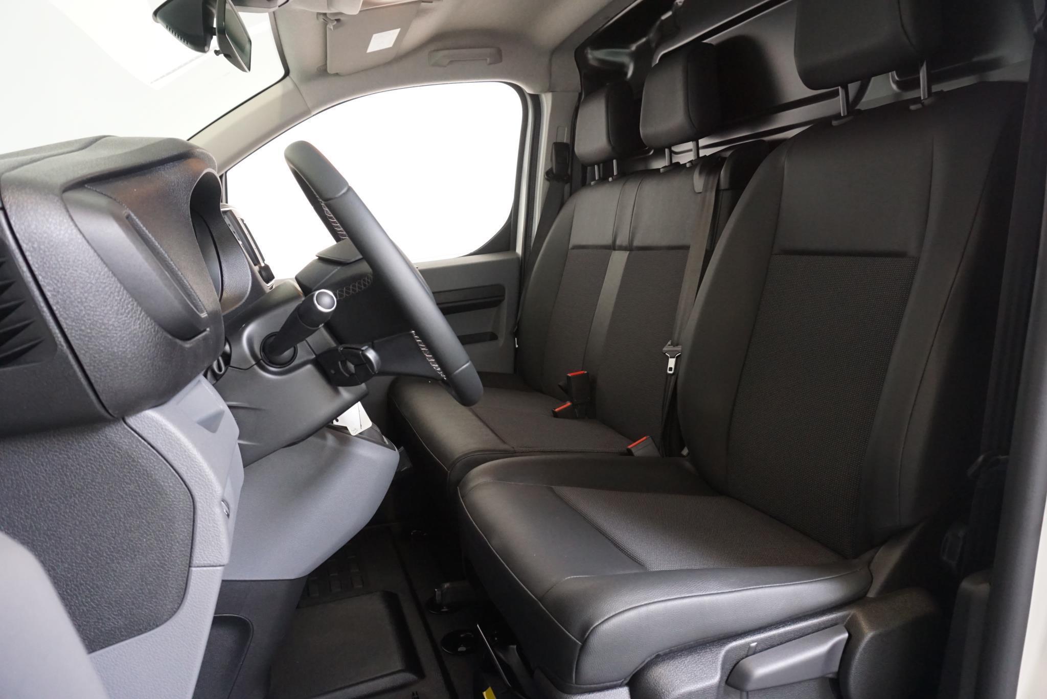 opel-vivaro-image7.jpg